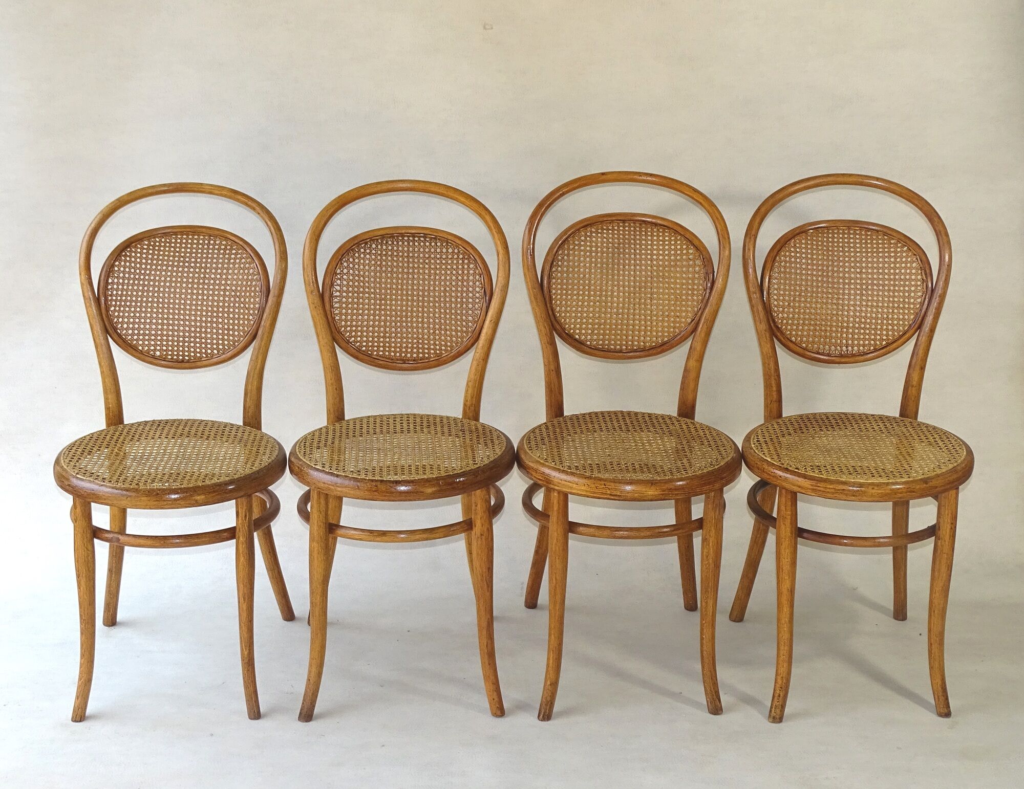 Set of 4 cannes chairs Thonet No.15 around 1895 finish "medium oak"