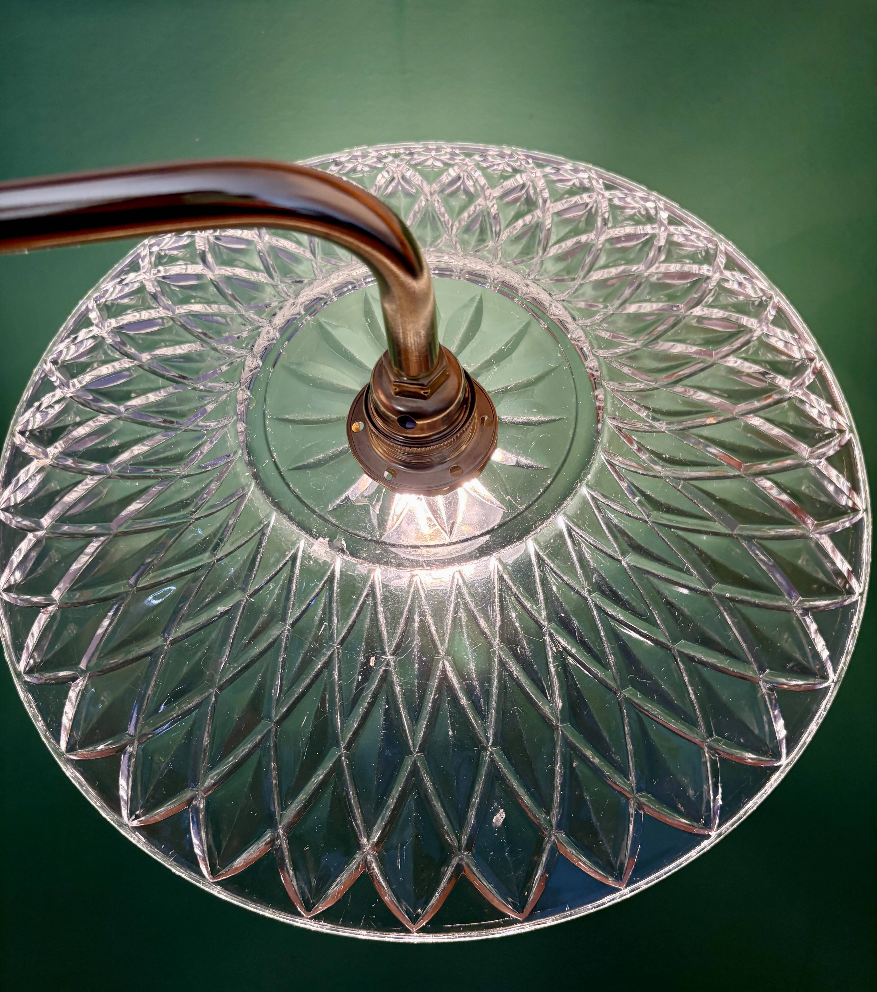 Coudé wall lamp with an old cut glass lampshade - tableware collection