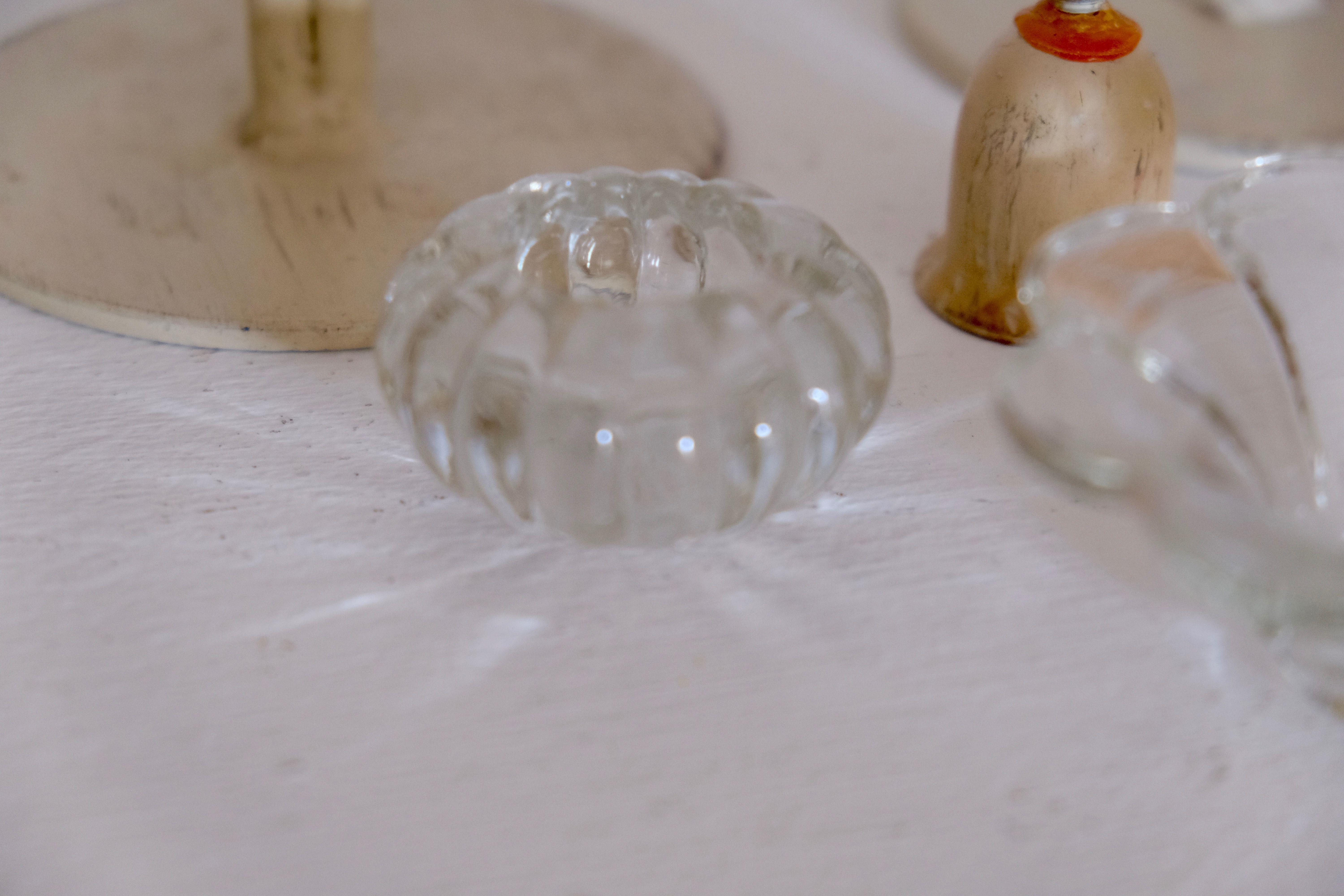 Set of 2 candle holders flower painted metal and glass