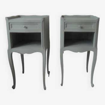 Bedside tables, end tables, beautiful invoices re-enchanted in verdigris waxed finish.