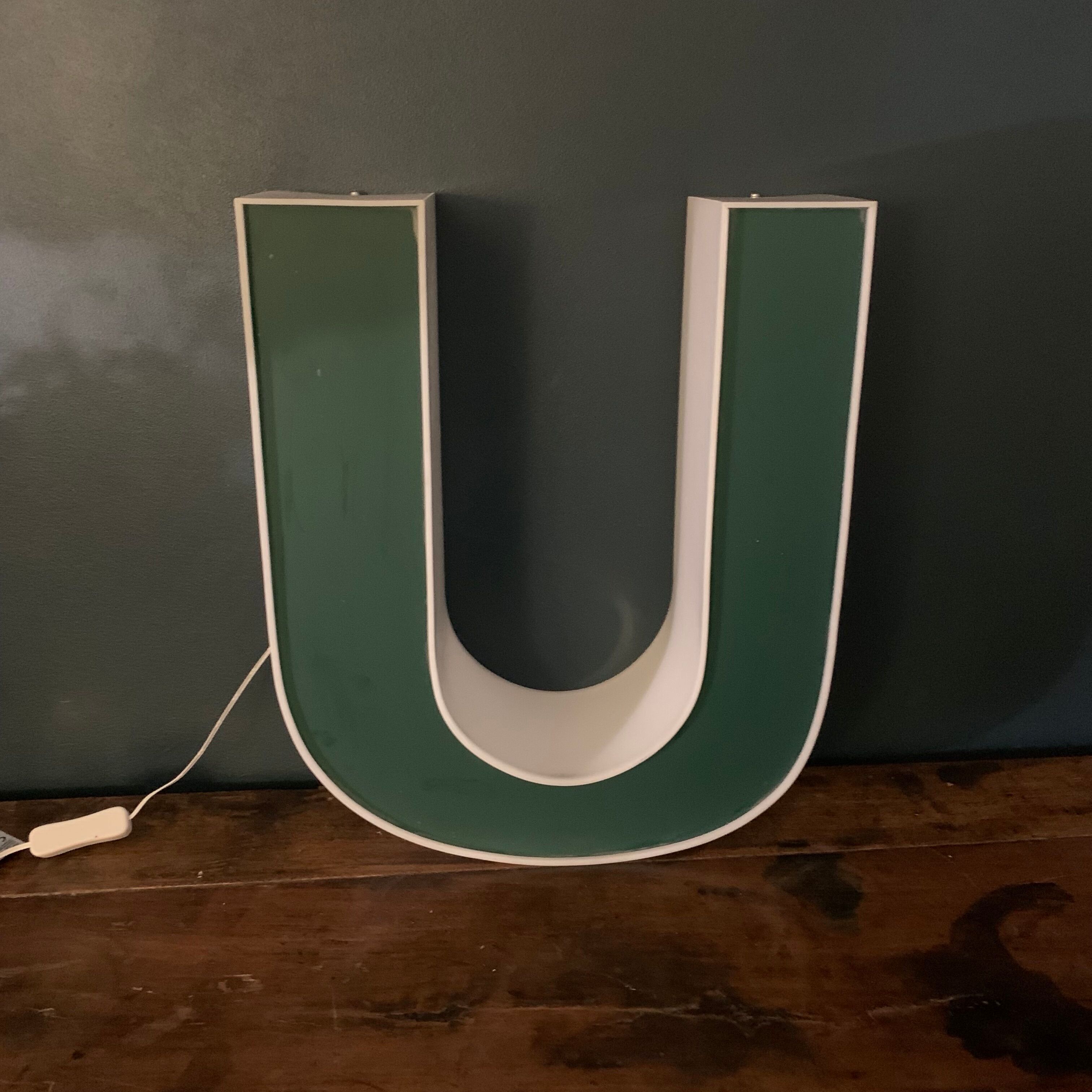 Illuminated sign letter