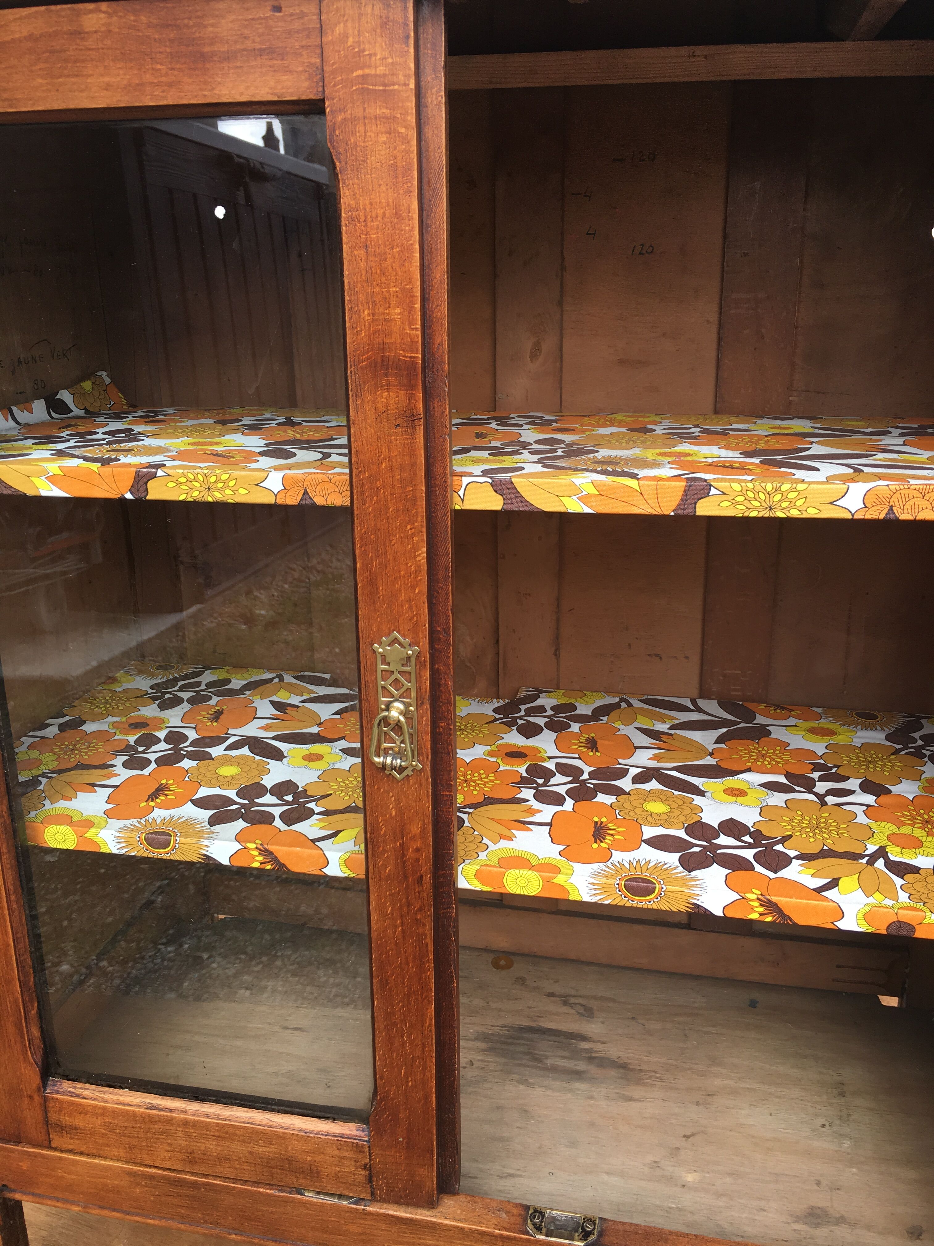 Parisian buffet in waxed wood, 2 glass doors, 2 drawers