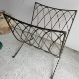 Log holder / newspapers