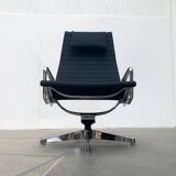 Set of aluminium chairs EA 124 Mid-Century by Charles & Ray Eames for Herman Miller, 1960s.