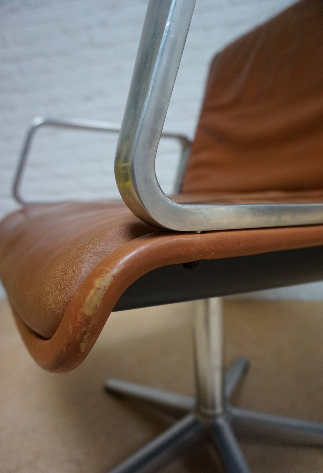 Program 2000 armchair in leather by Delta Design for Wilkhahn, 1960s.