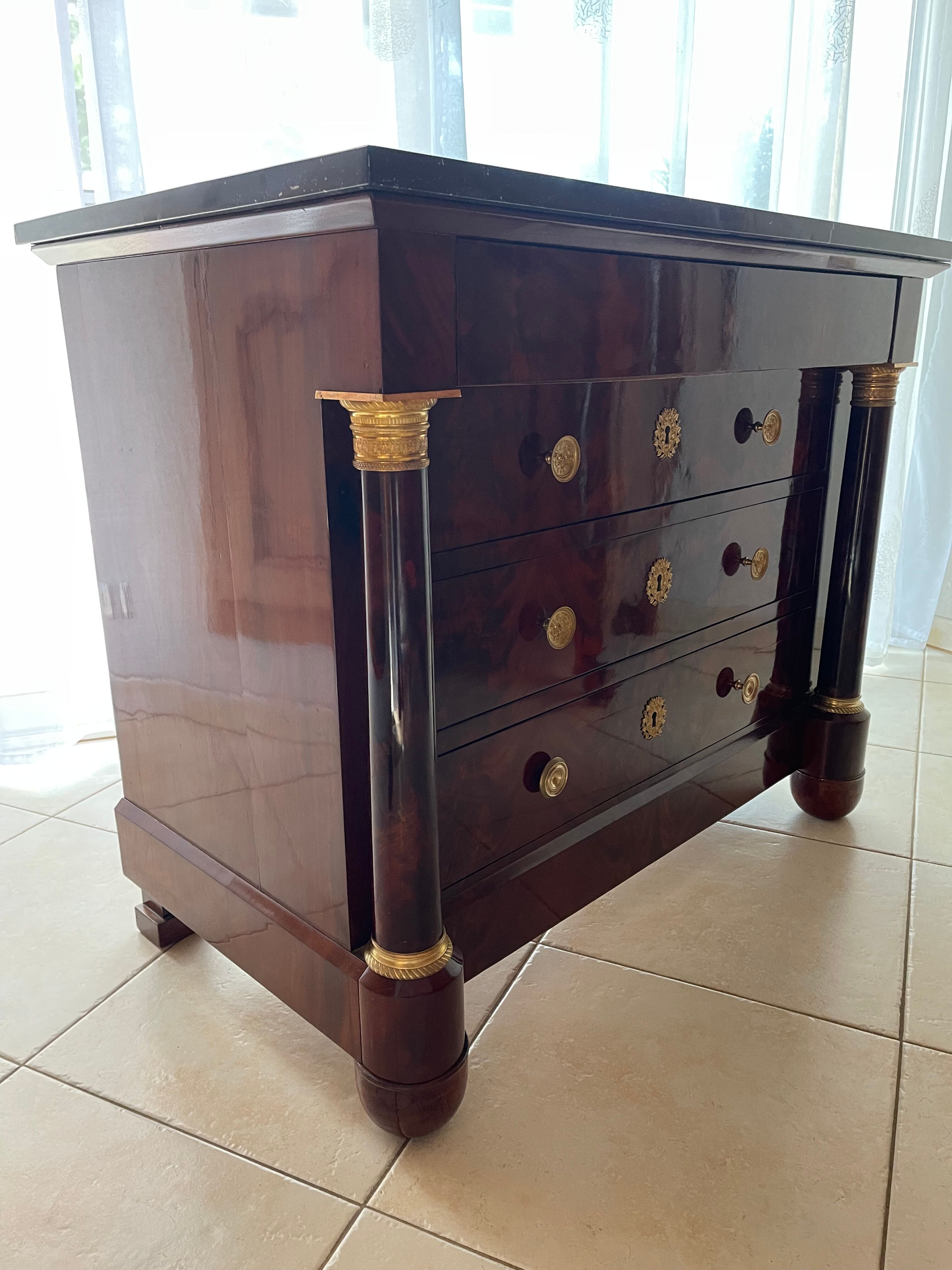 Commode empire in mahogany veneer