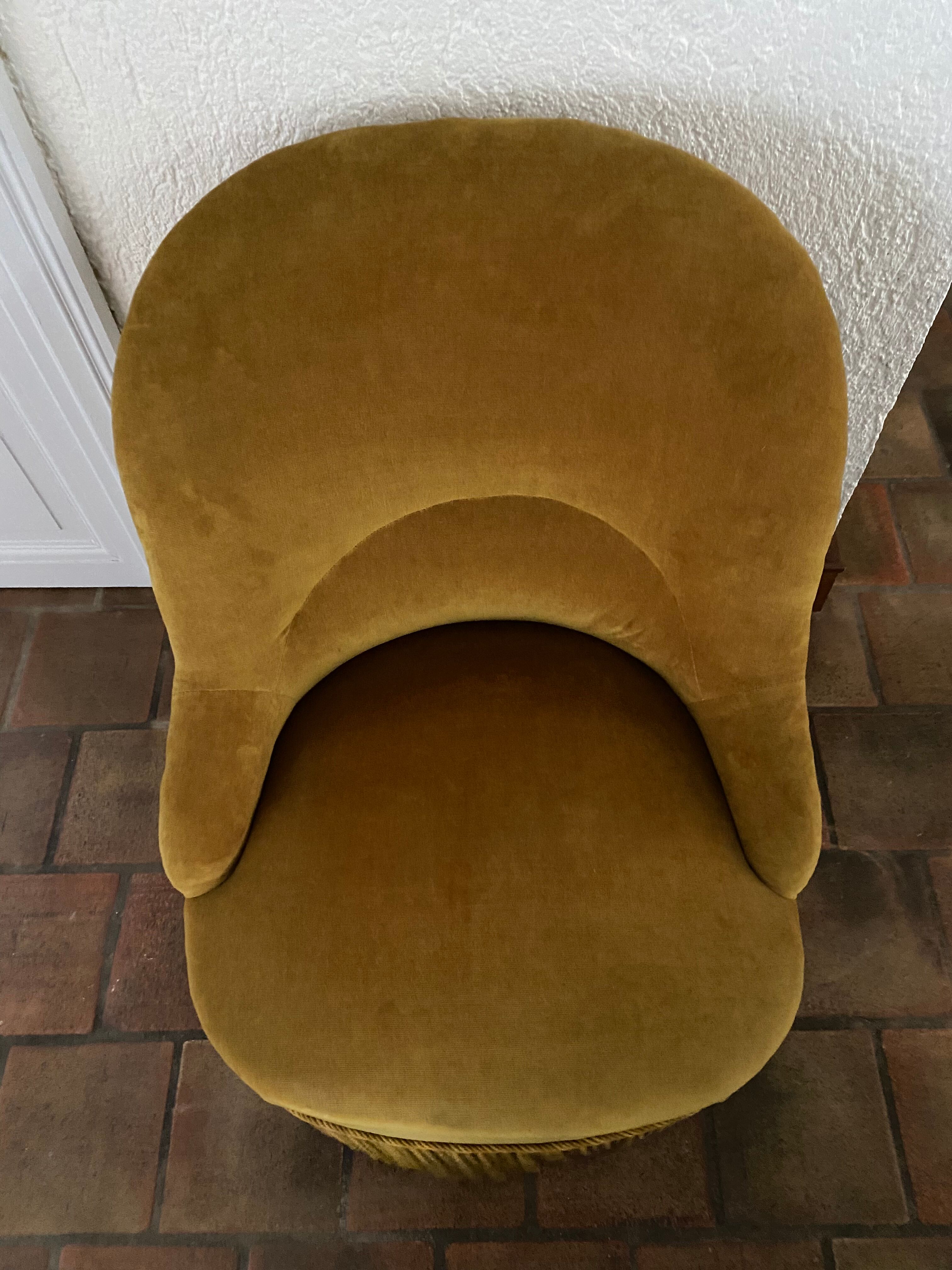 Toad armchair