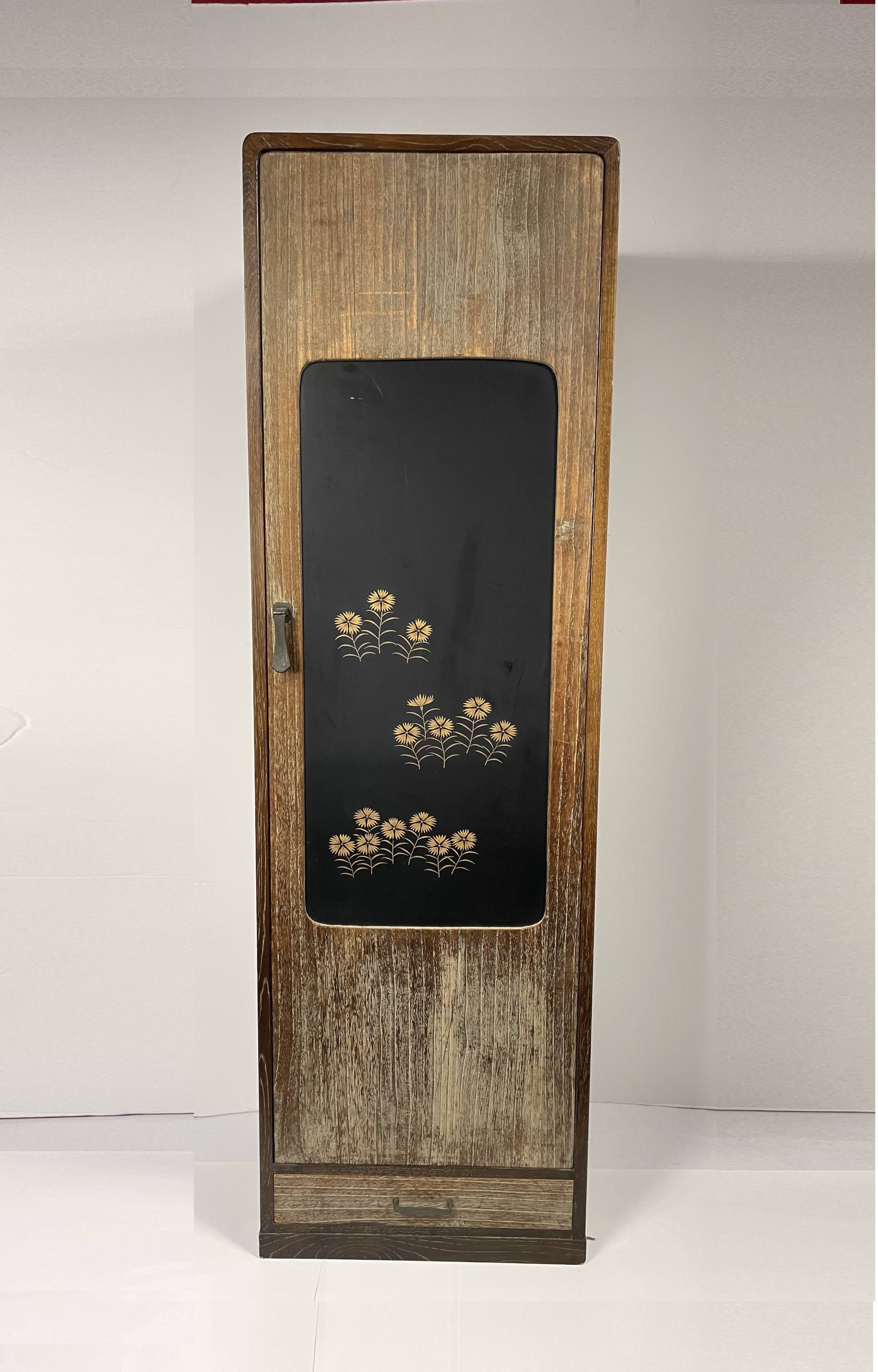 Narrow low cabinet - Japan 1930-50