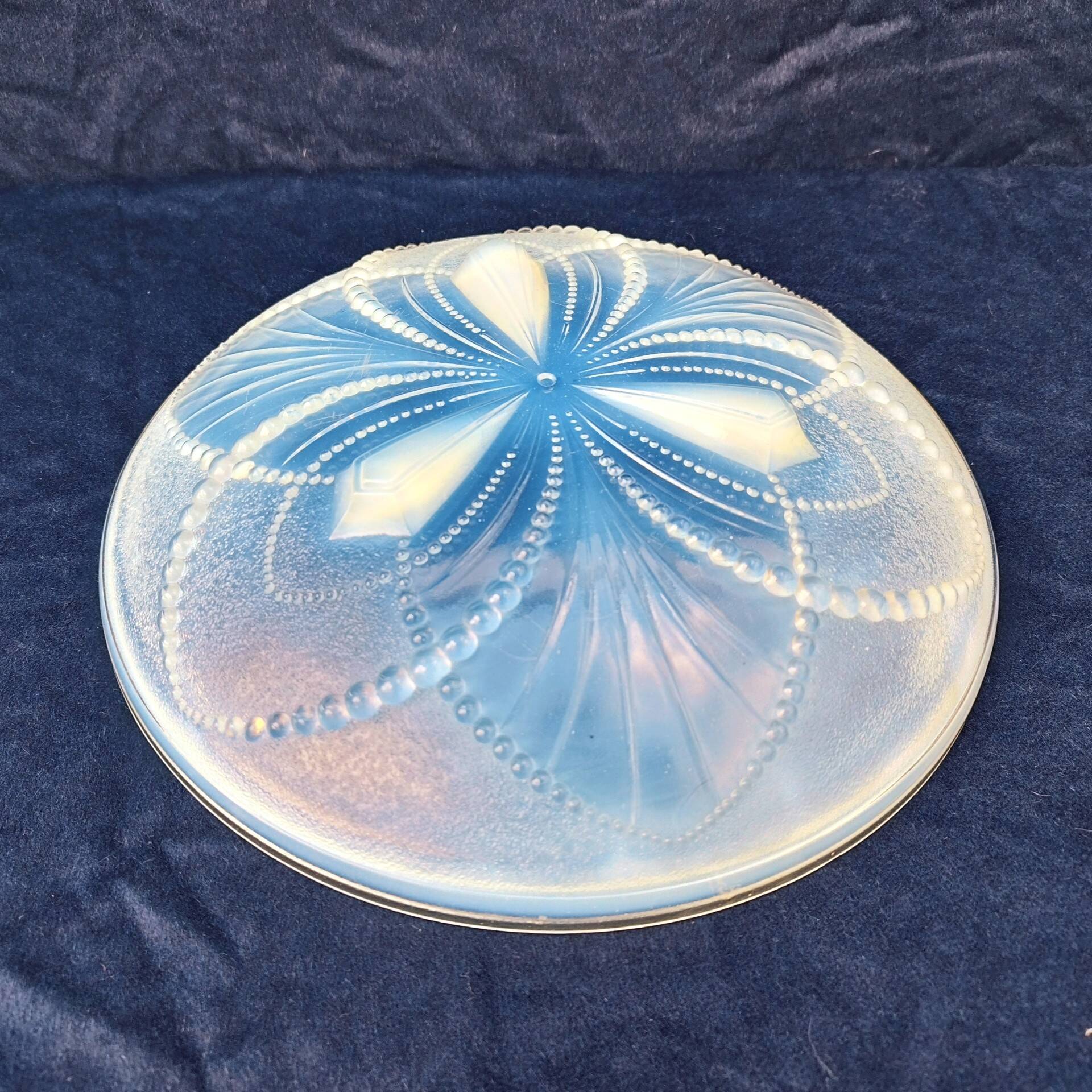 Opalescent centerpiece fruit bowl