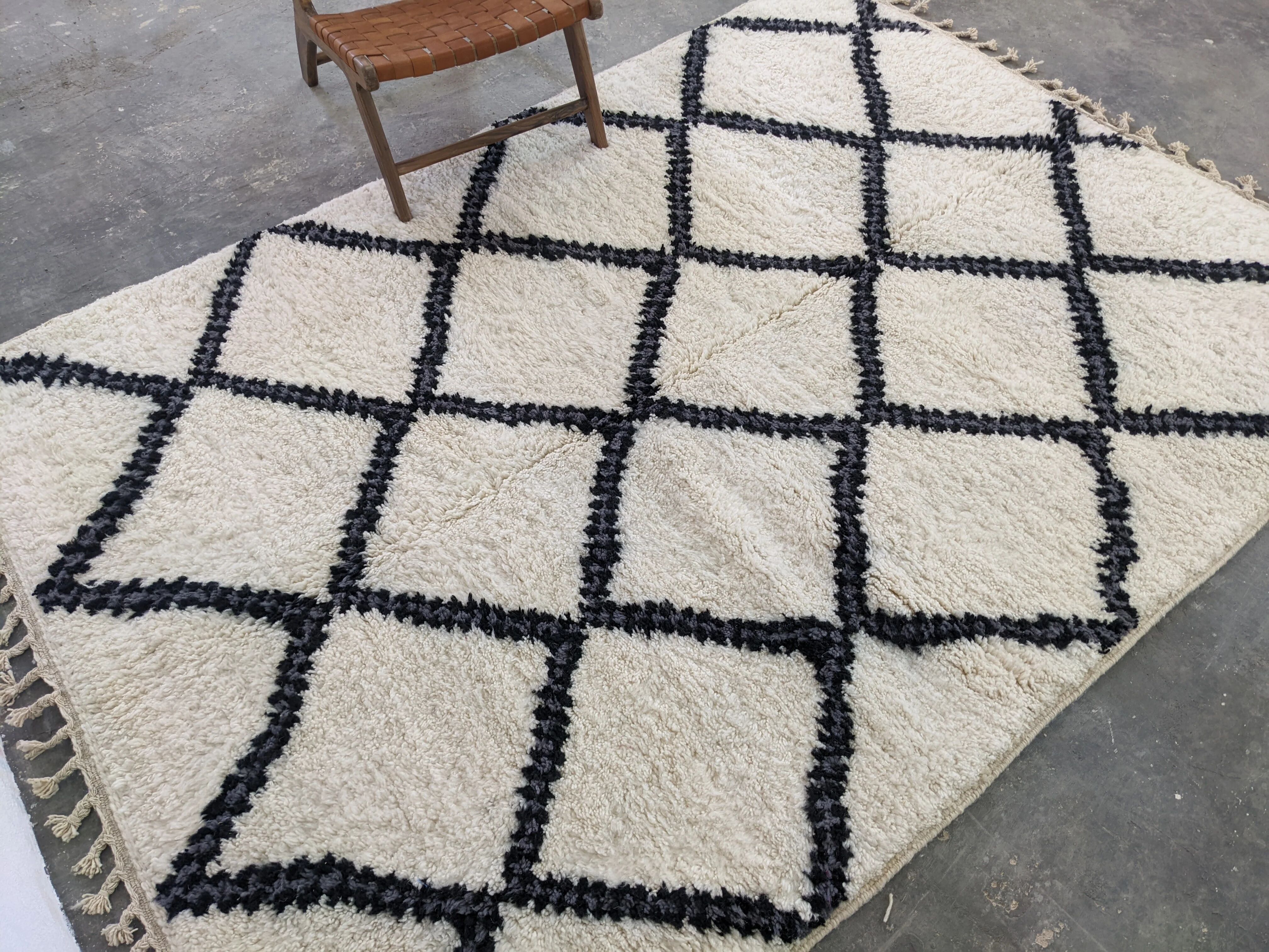Large Beni Ouarain rug, 280 x 205 cm