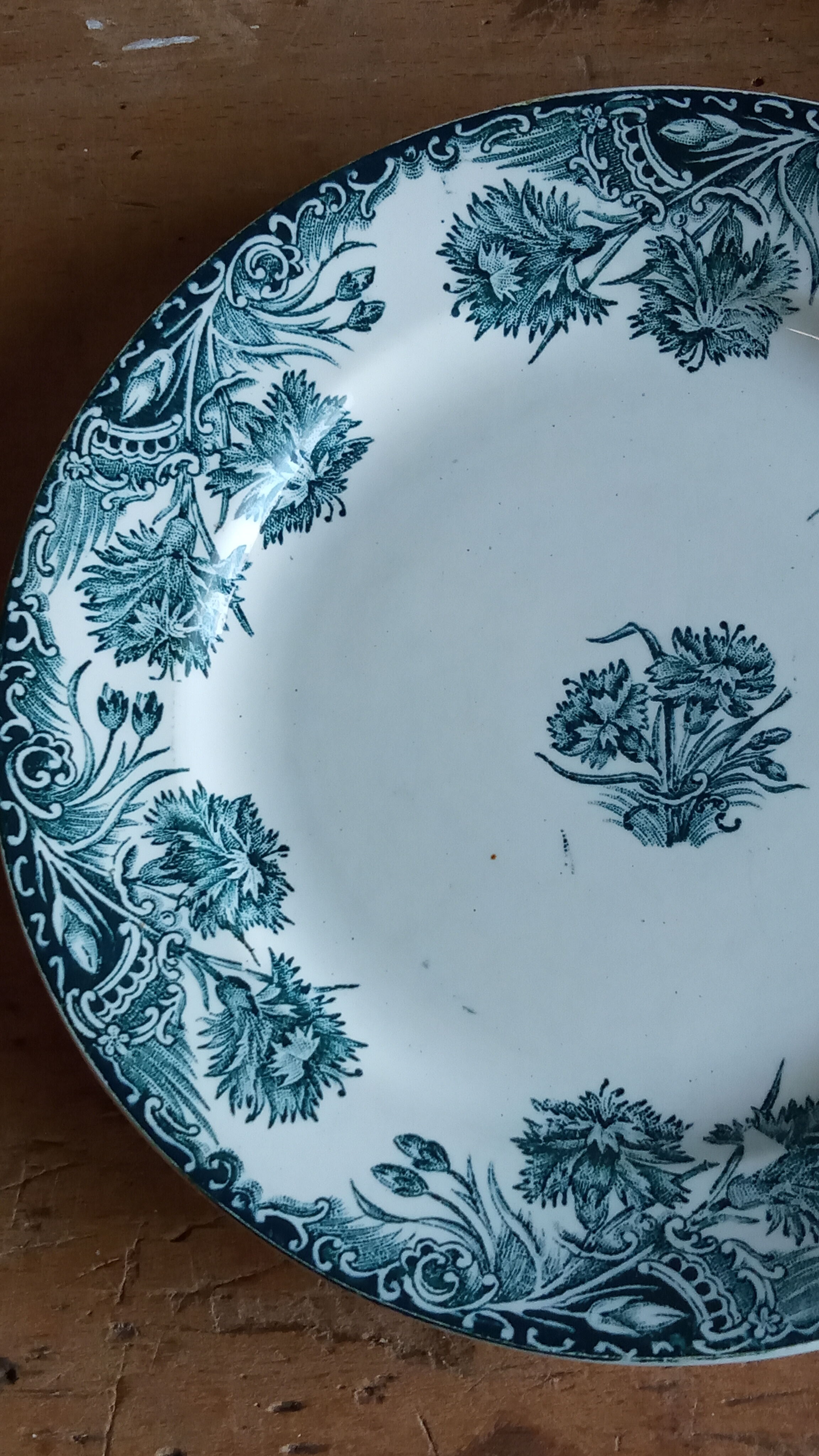 Eight dessert plates in Terre de Fer