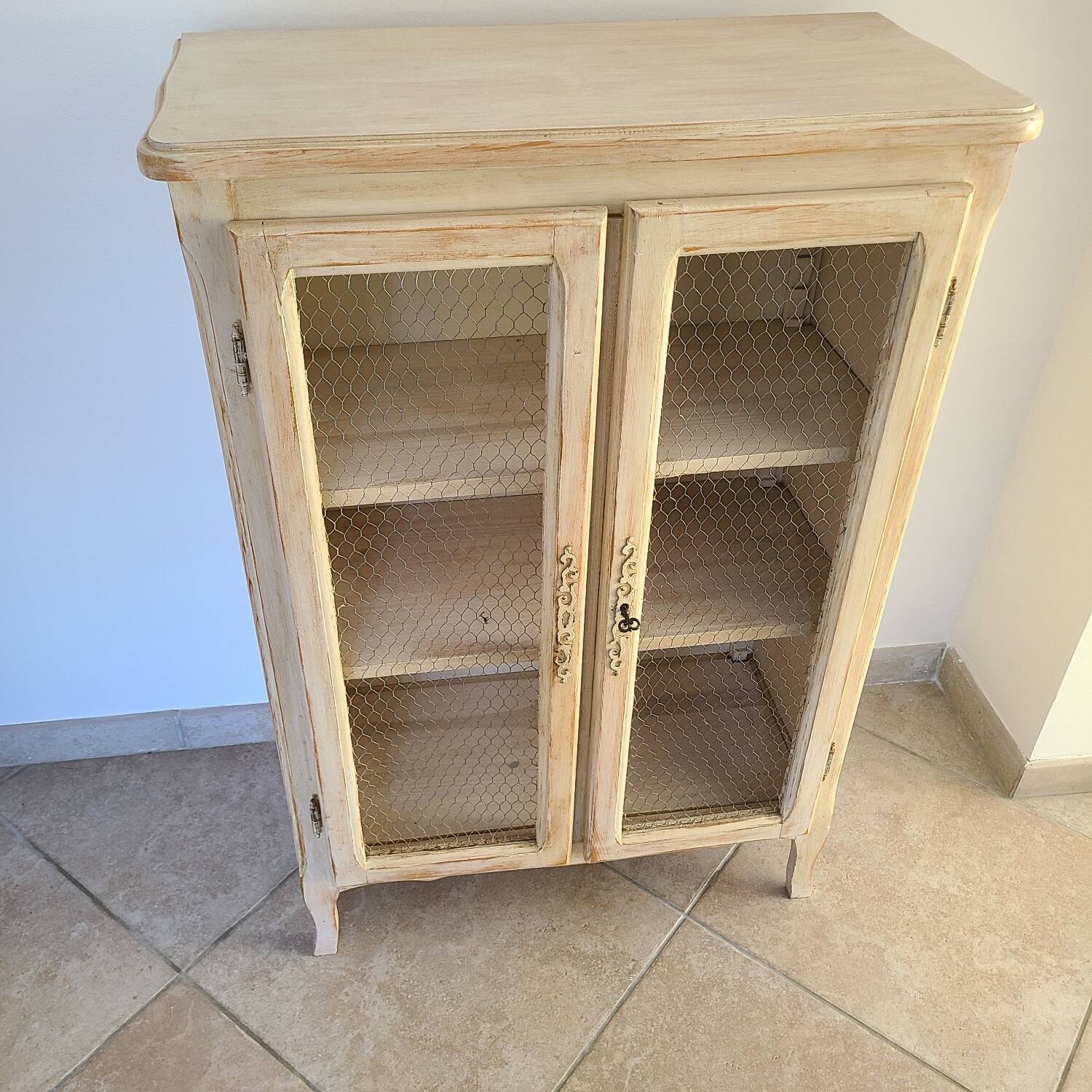 cabinet Parisian fence