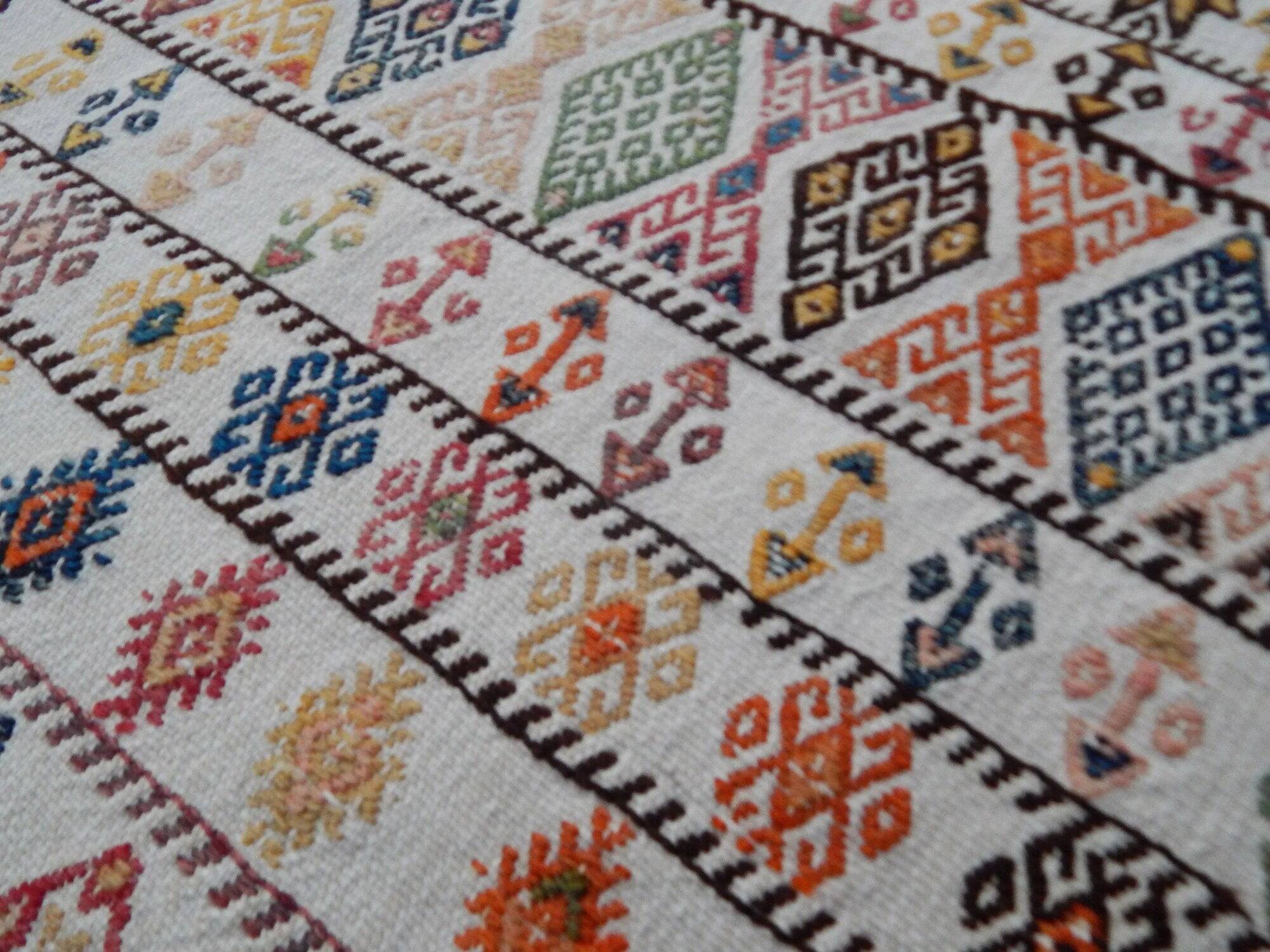 Vintage Turkish kilim, handwoven, 93x100 cm.