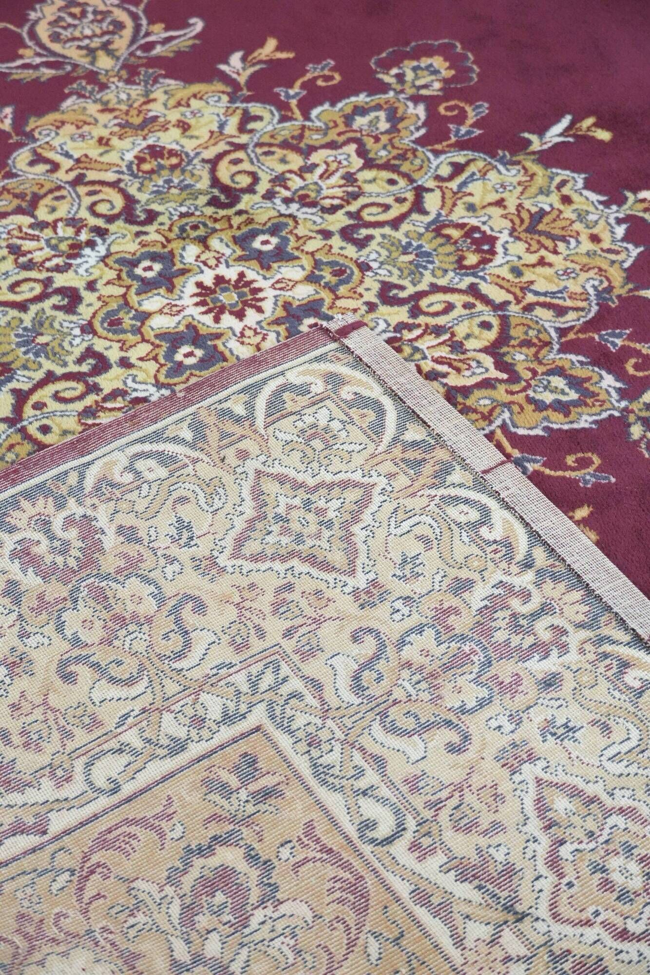 Rug with beautiful patterns in mainly red and yellow colours 296x203cm