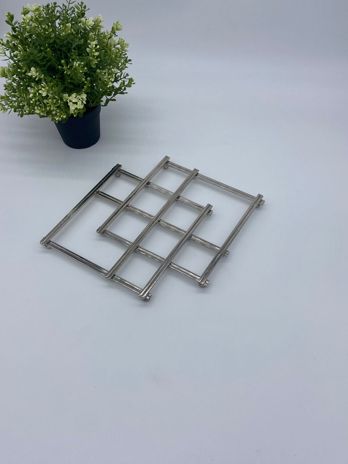 Trivet, silver metal, art deco, vintage, extendable