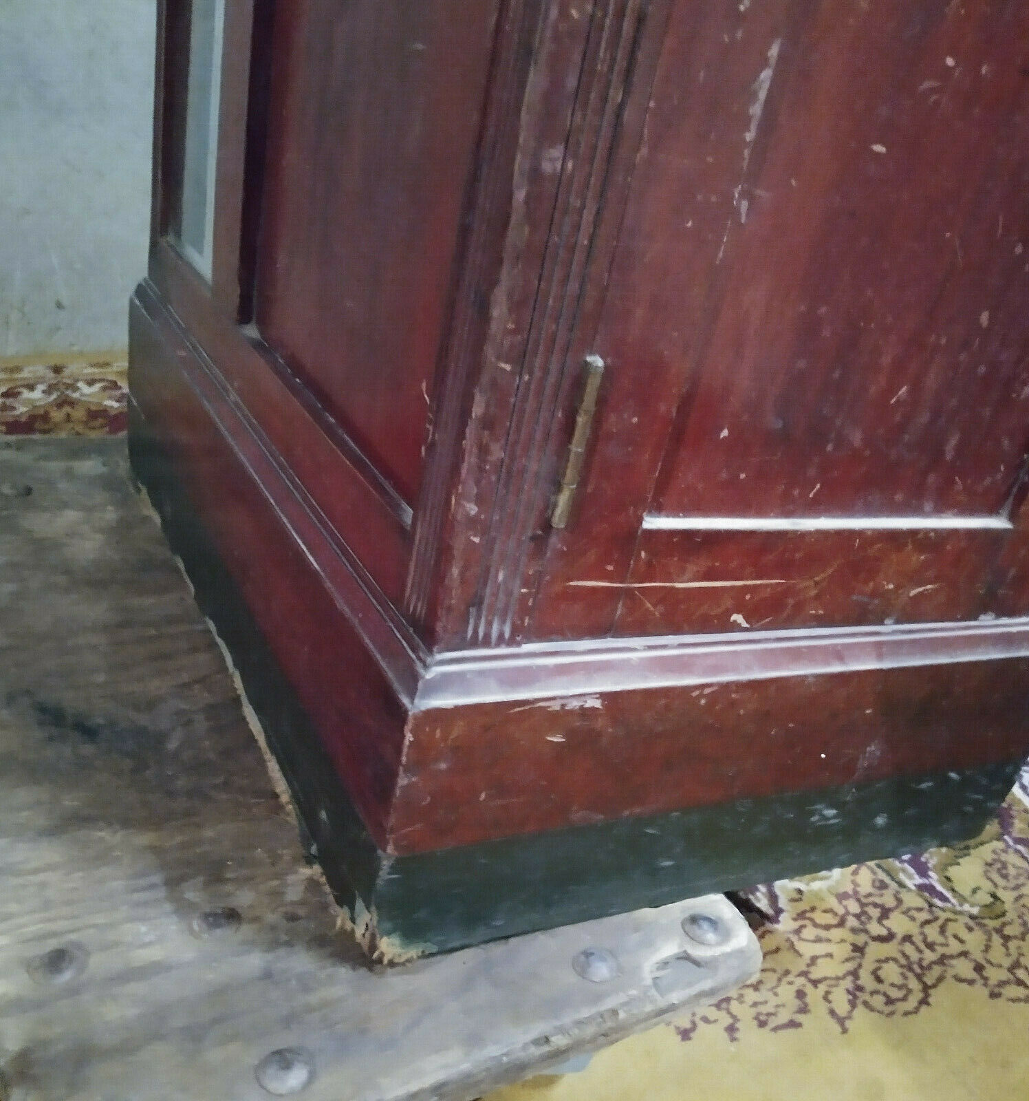 Emile Hoch window counter