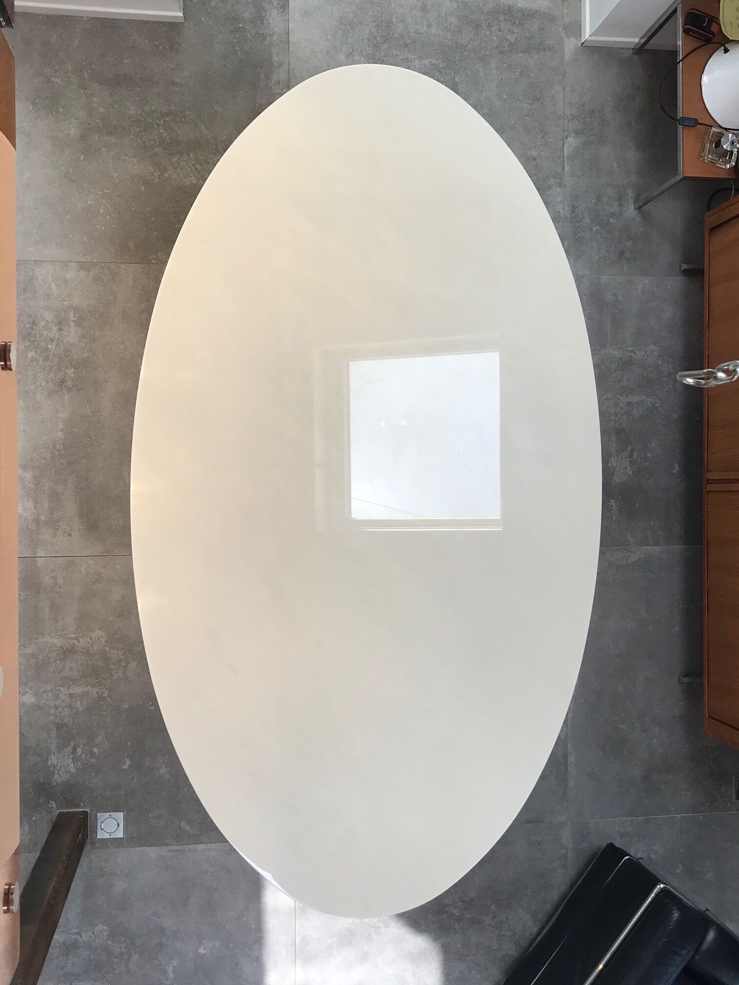 Limited edition table by Eero Saarinen for Knoll studio in extra white marble