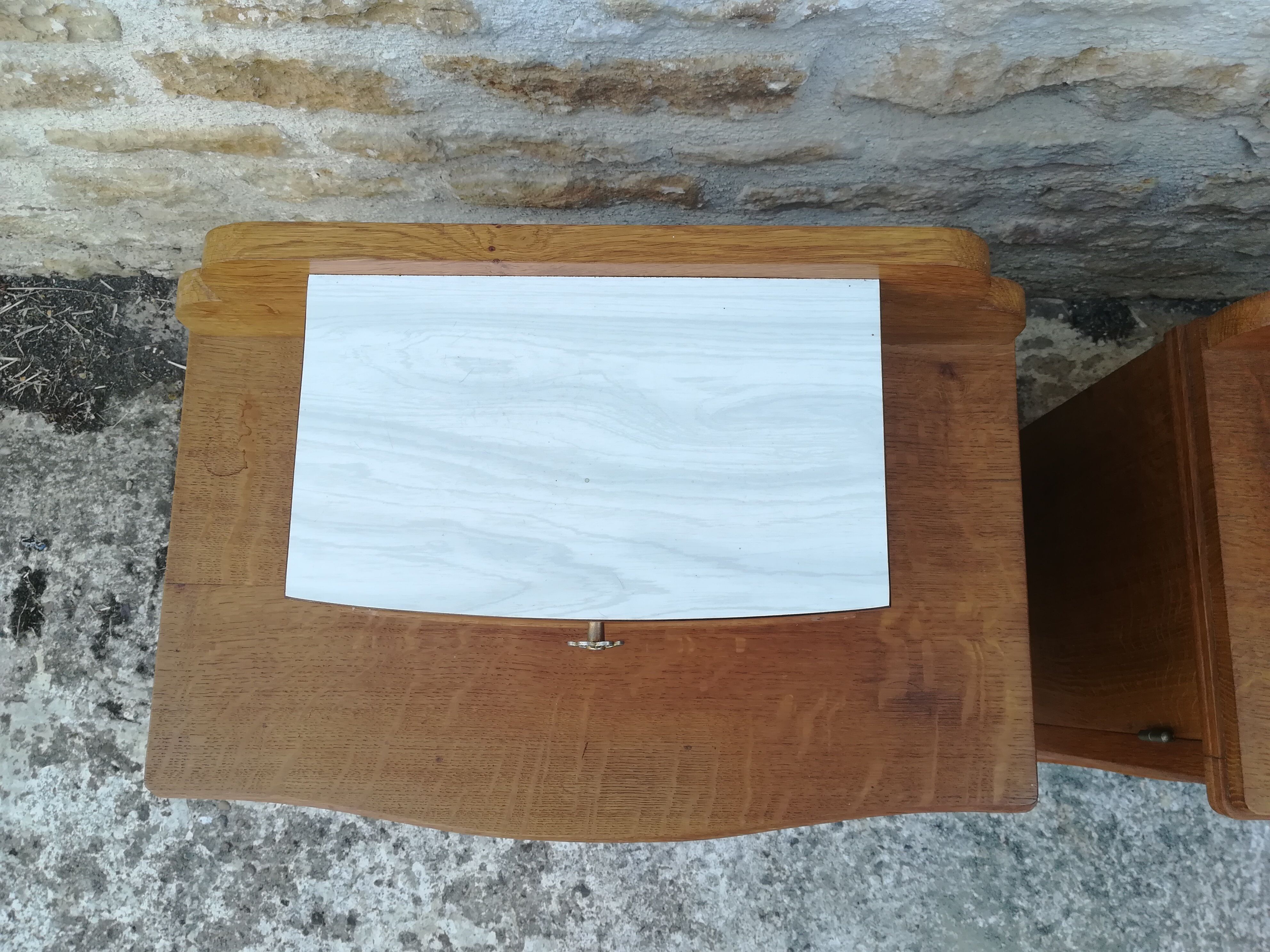 Massive chene and formica bedsides