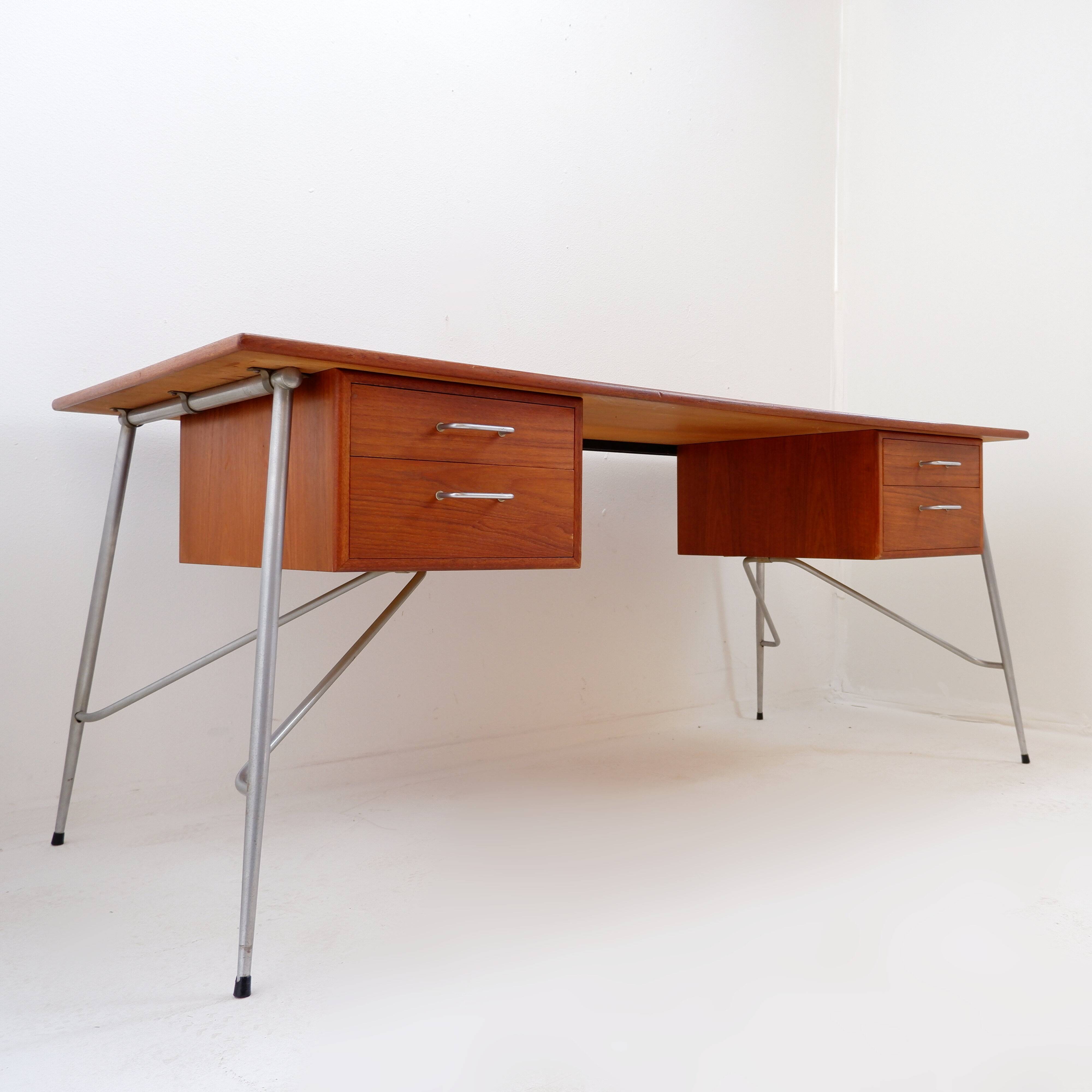 Model 202 teak desk by Børge Mogensen, 1950s