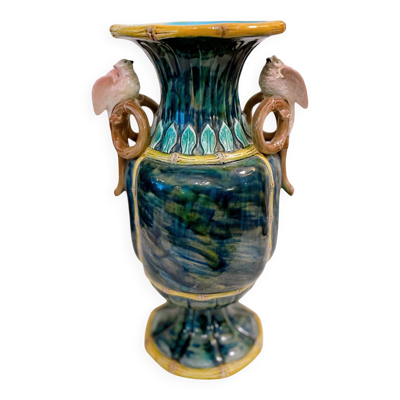 Vase en barbotine émaillée à décor d'oiseaux et bambou