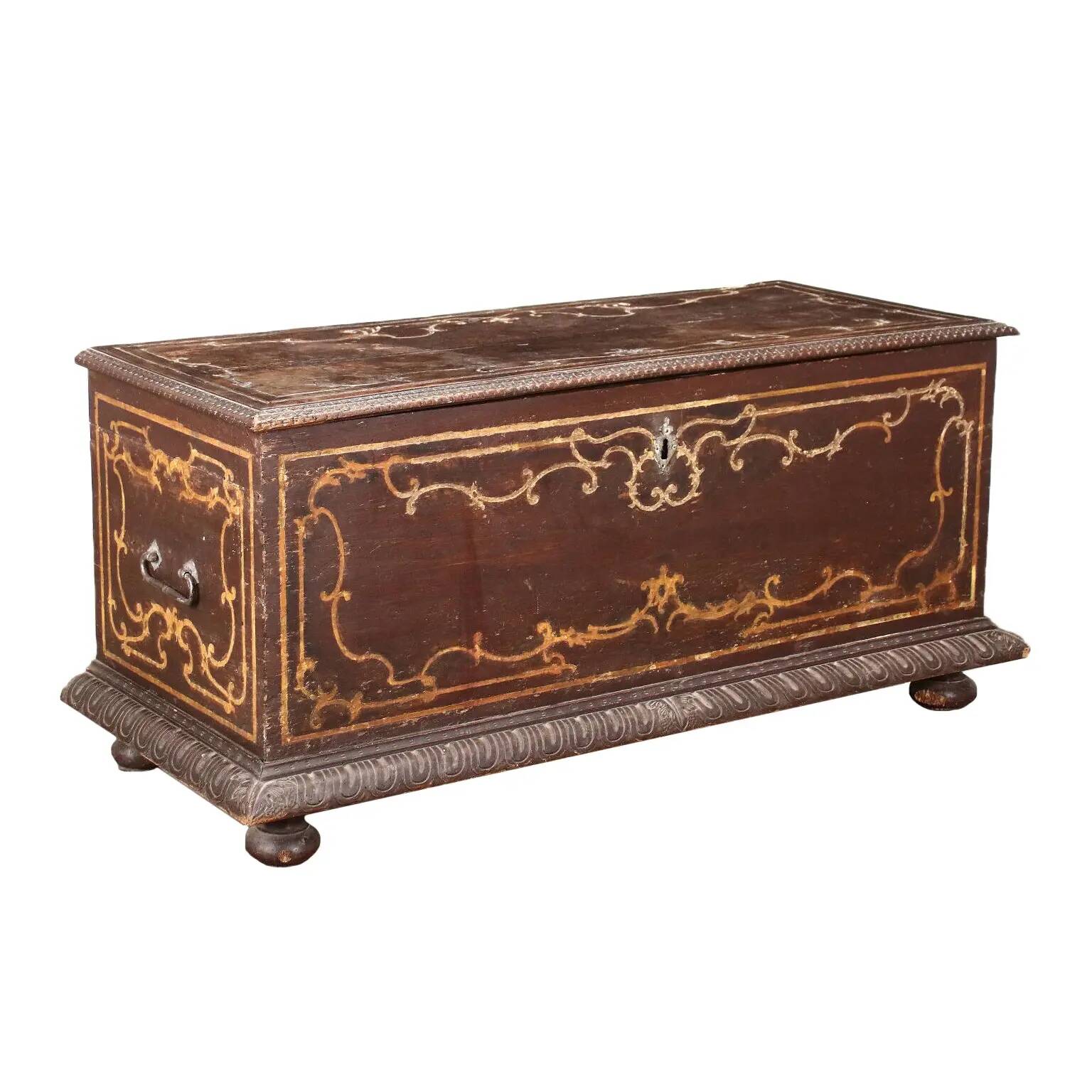 Piedmontese baroque chest in walnut, Italy, 18th century
