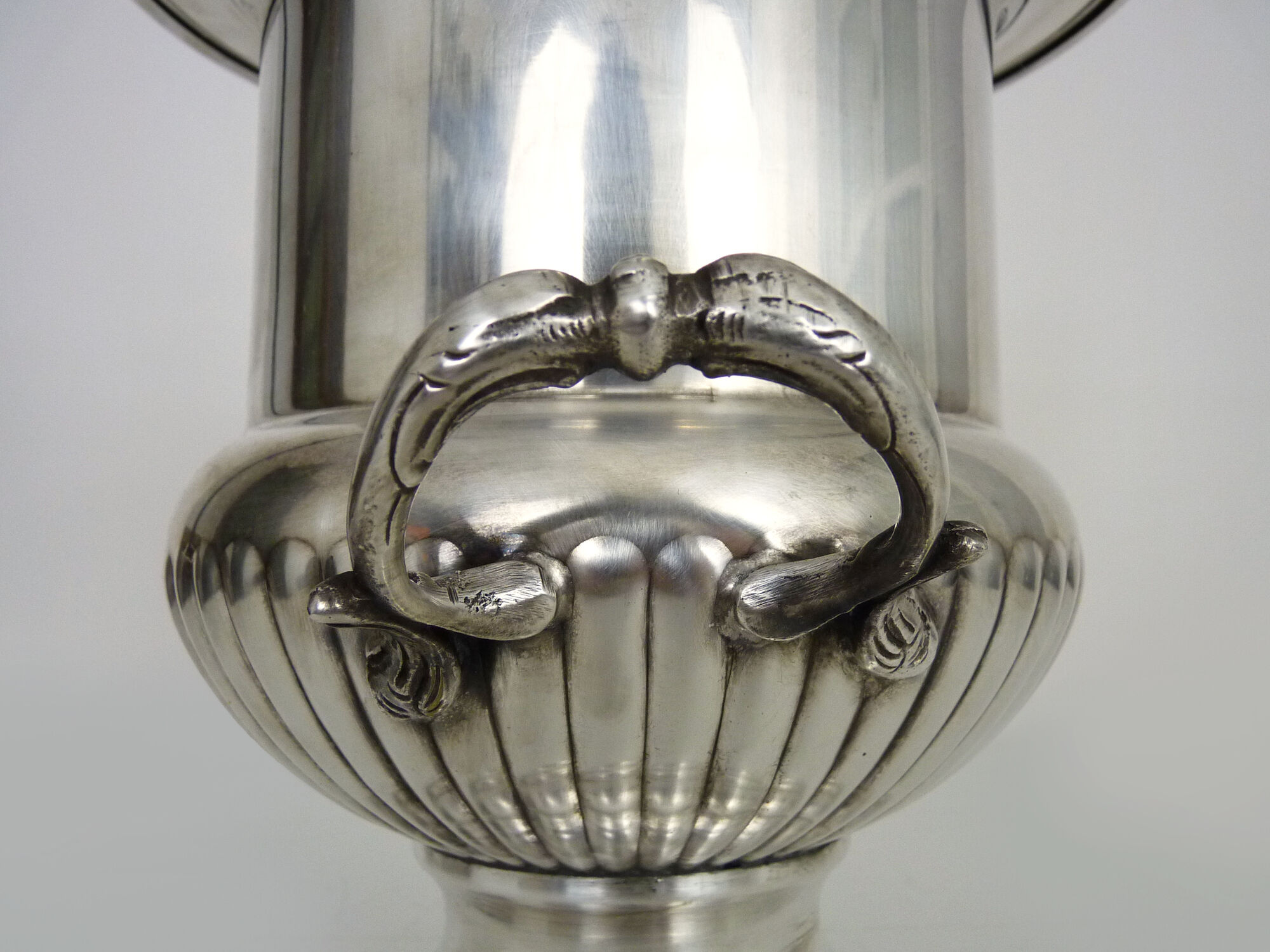 Champagne bucket shape Vintage Medici in silver metal. Year 60 70