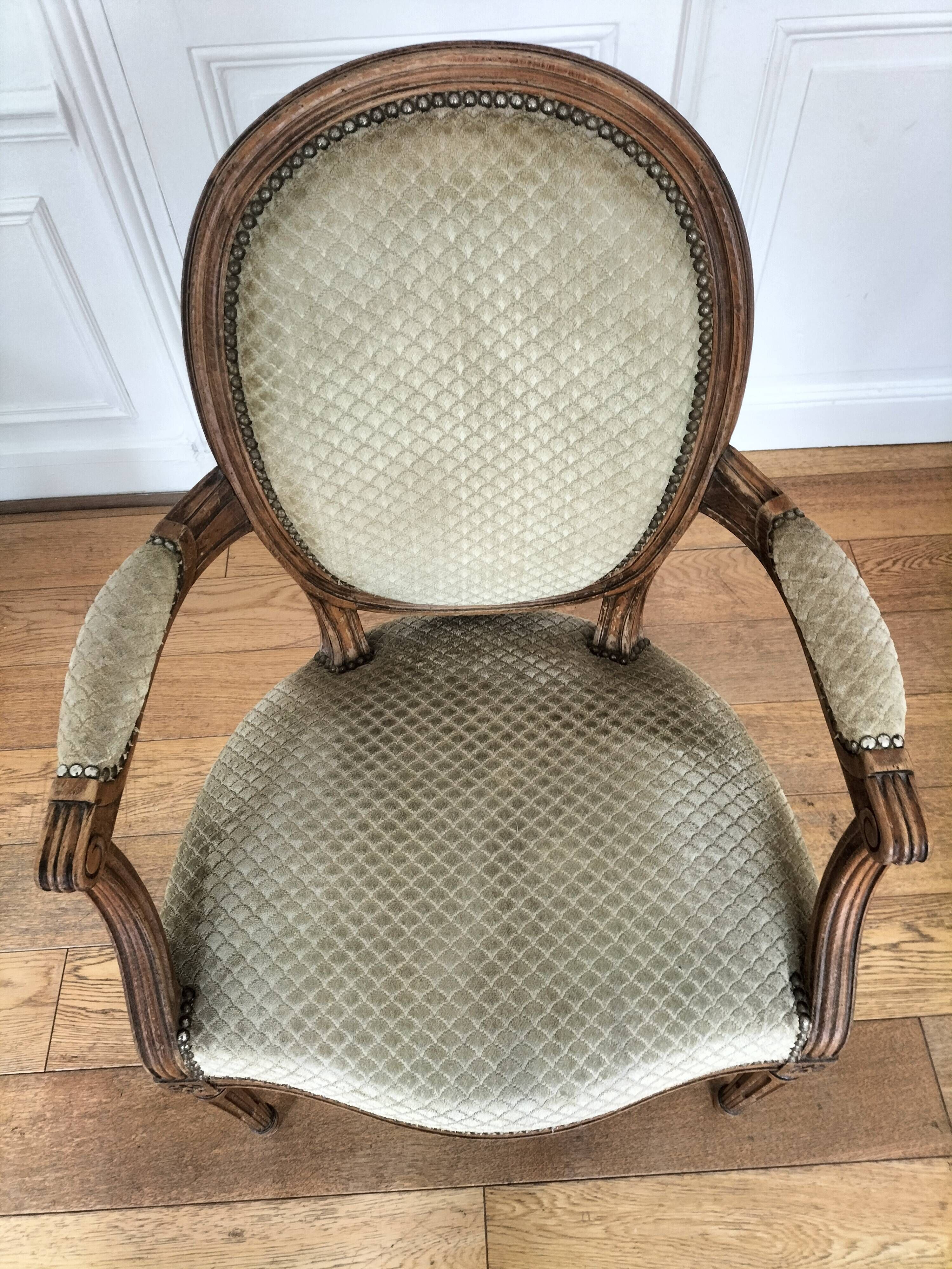 Fauteuils médaillon style Louis XVI