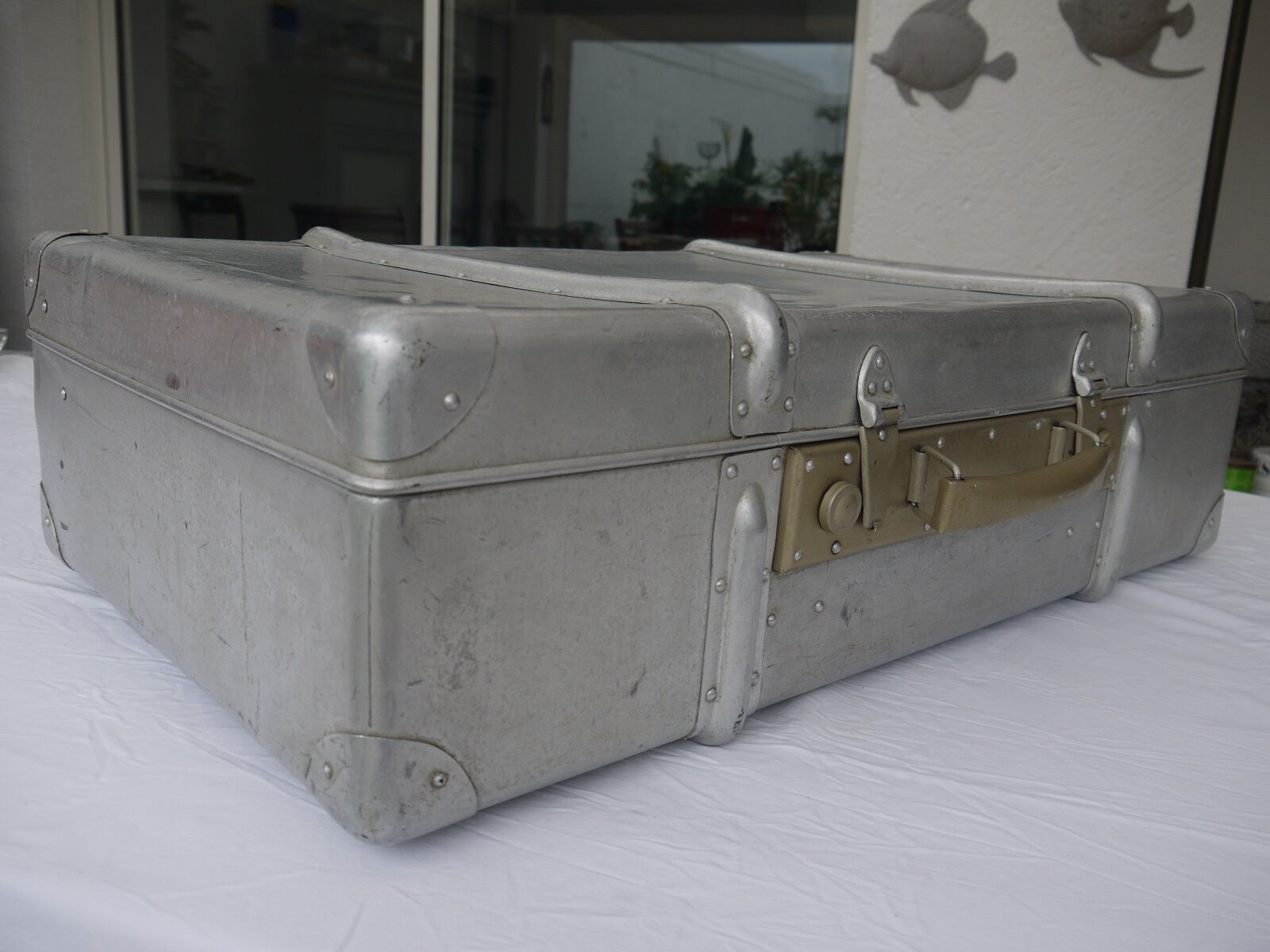 Beautiful fully metallic suitcase of the years 60