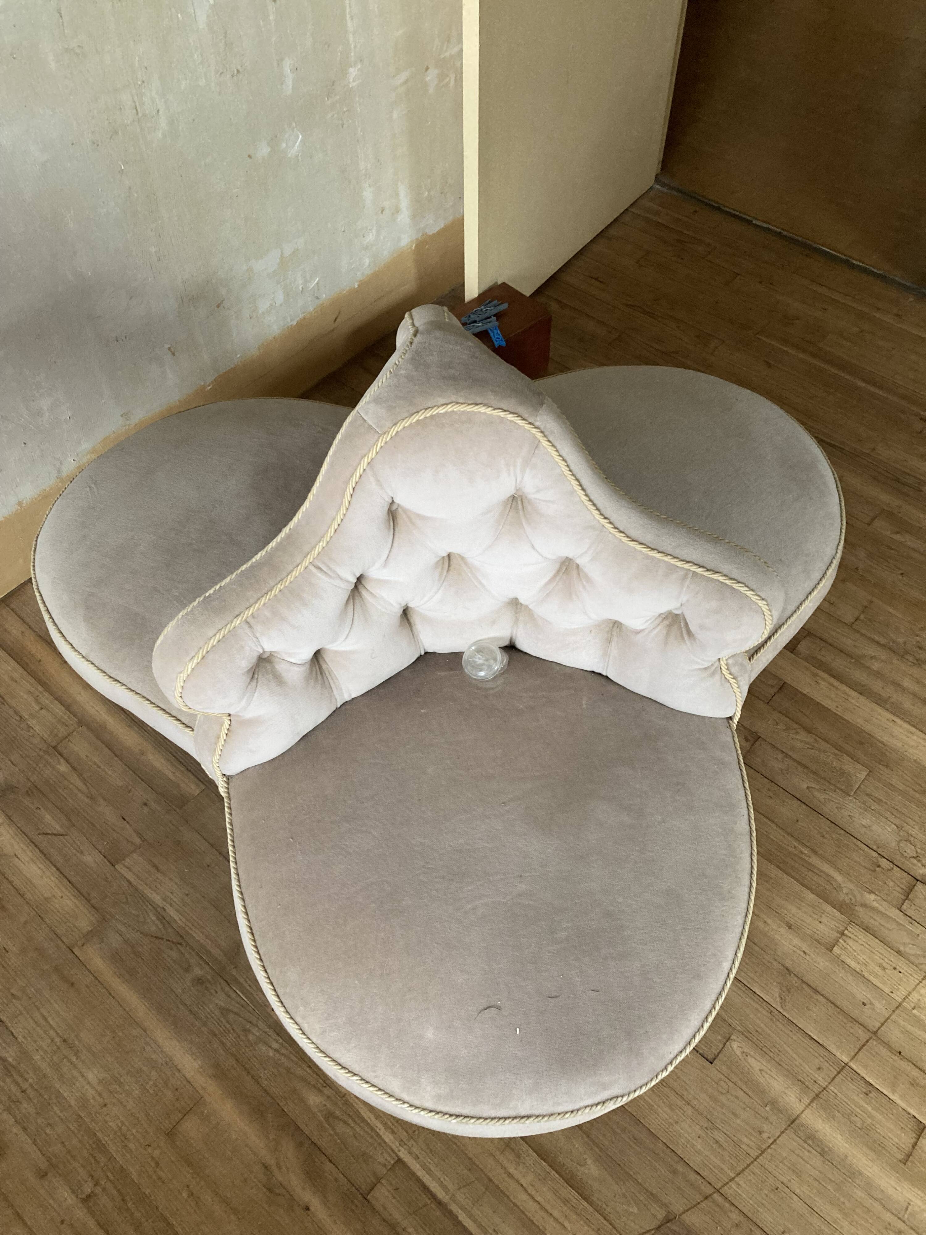English confidant sofa