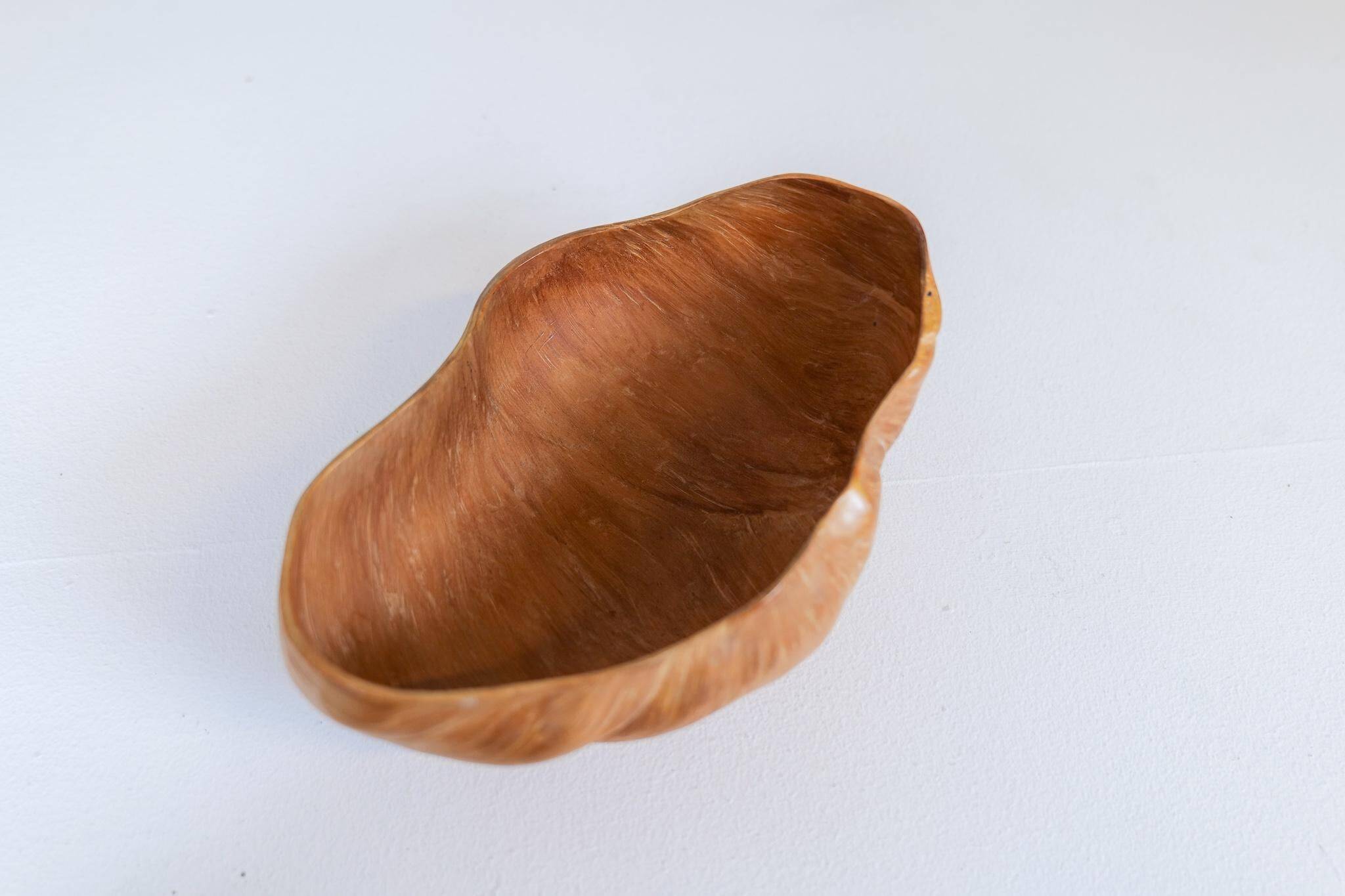 Set of 3 bowls in organic burl wood from Swedish folk art, circa 1960-1970.