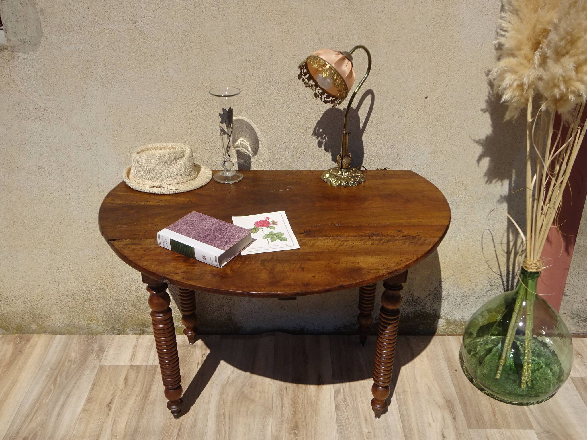 Ancienne table console en noyer, pieds en cuillère de miel