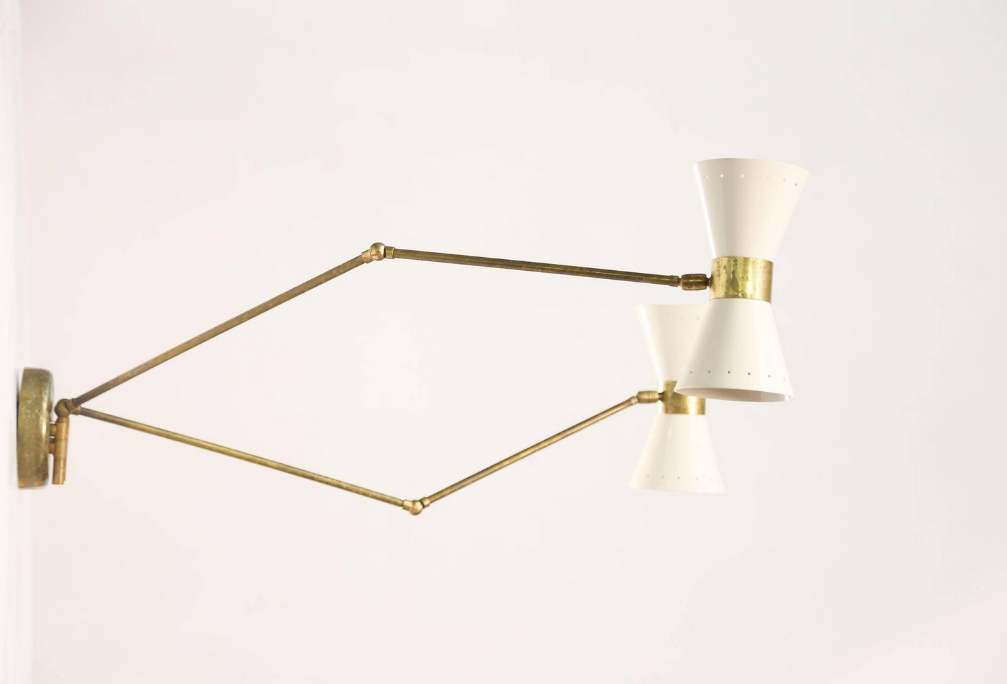 Wall lamp in the style of Italian creations of the 50s