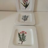 Trio of square Deruta plates signed MARI E.C., botanical decoration 962.21