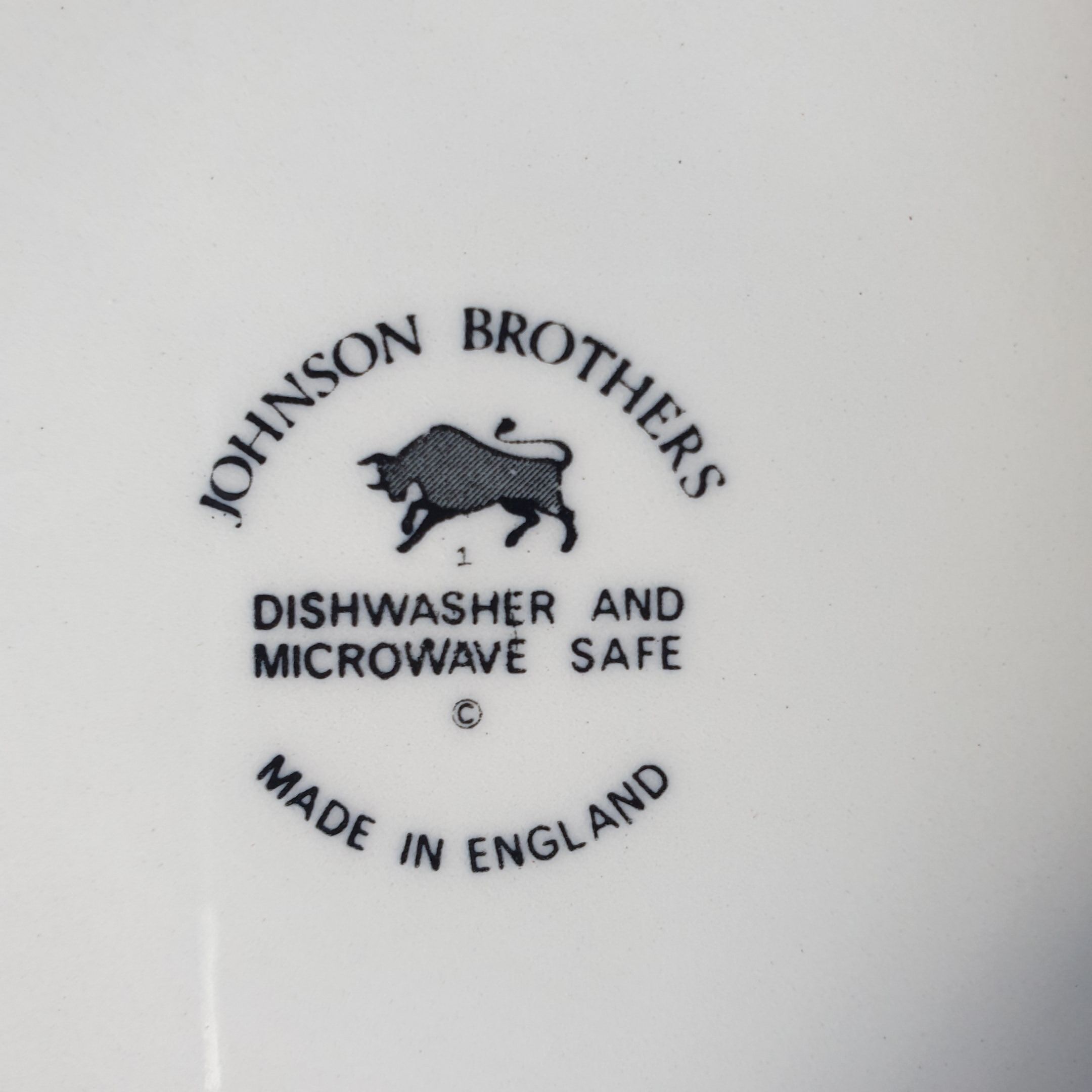 Set of 8 dessert plates