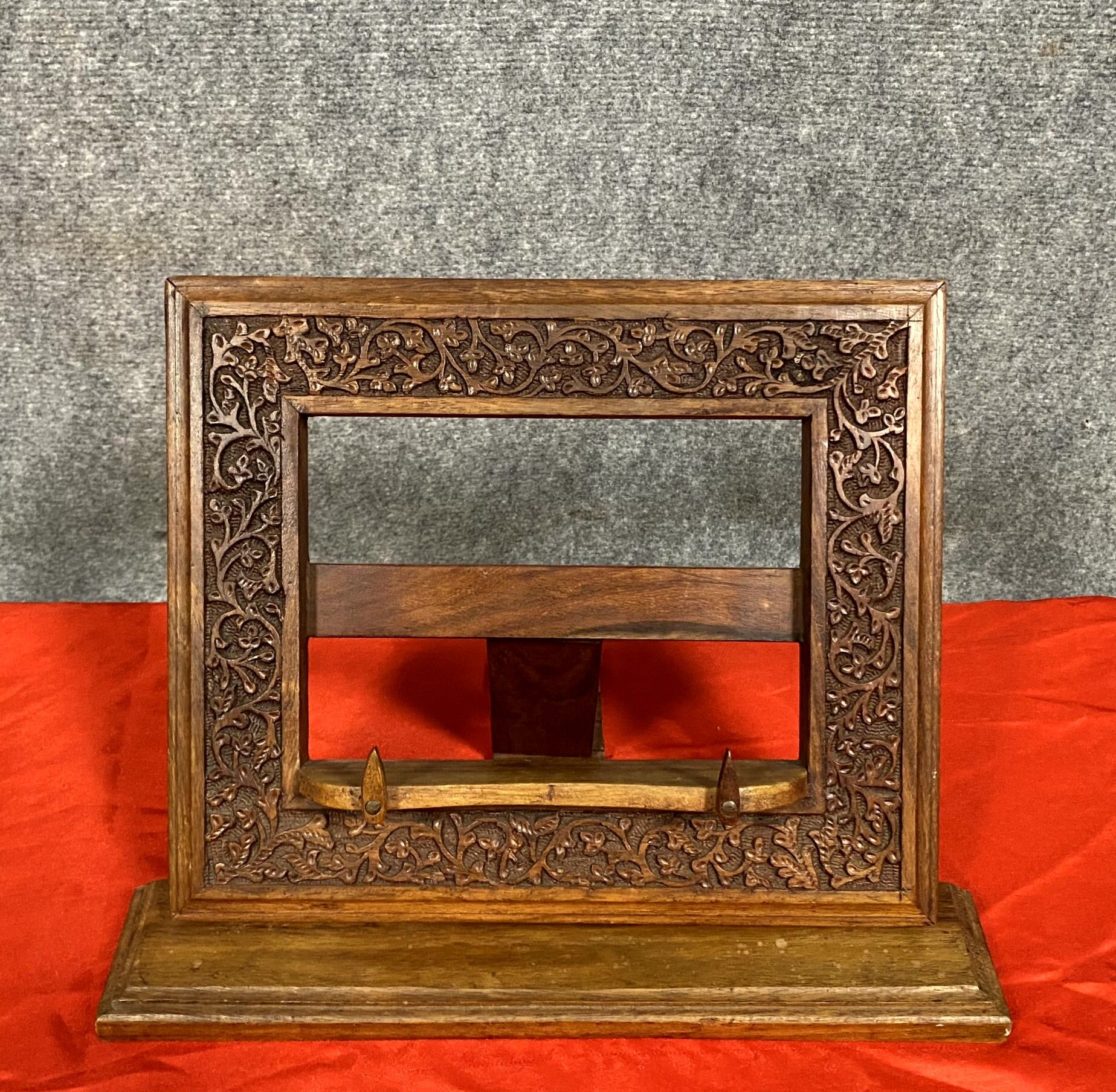Table lectern in solid oak carved twentieth century