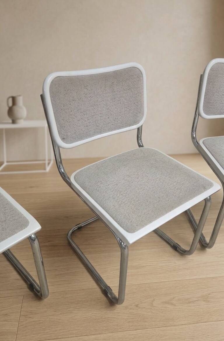 Set of 4 Marcel Breuer tubular chairs, mid-century modern Bauhaus chrome cantilever dining chairs, 20th century