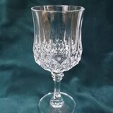 Crystal wine glasses of Arques