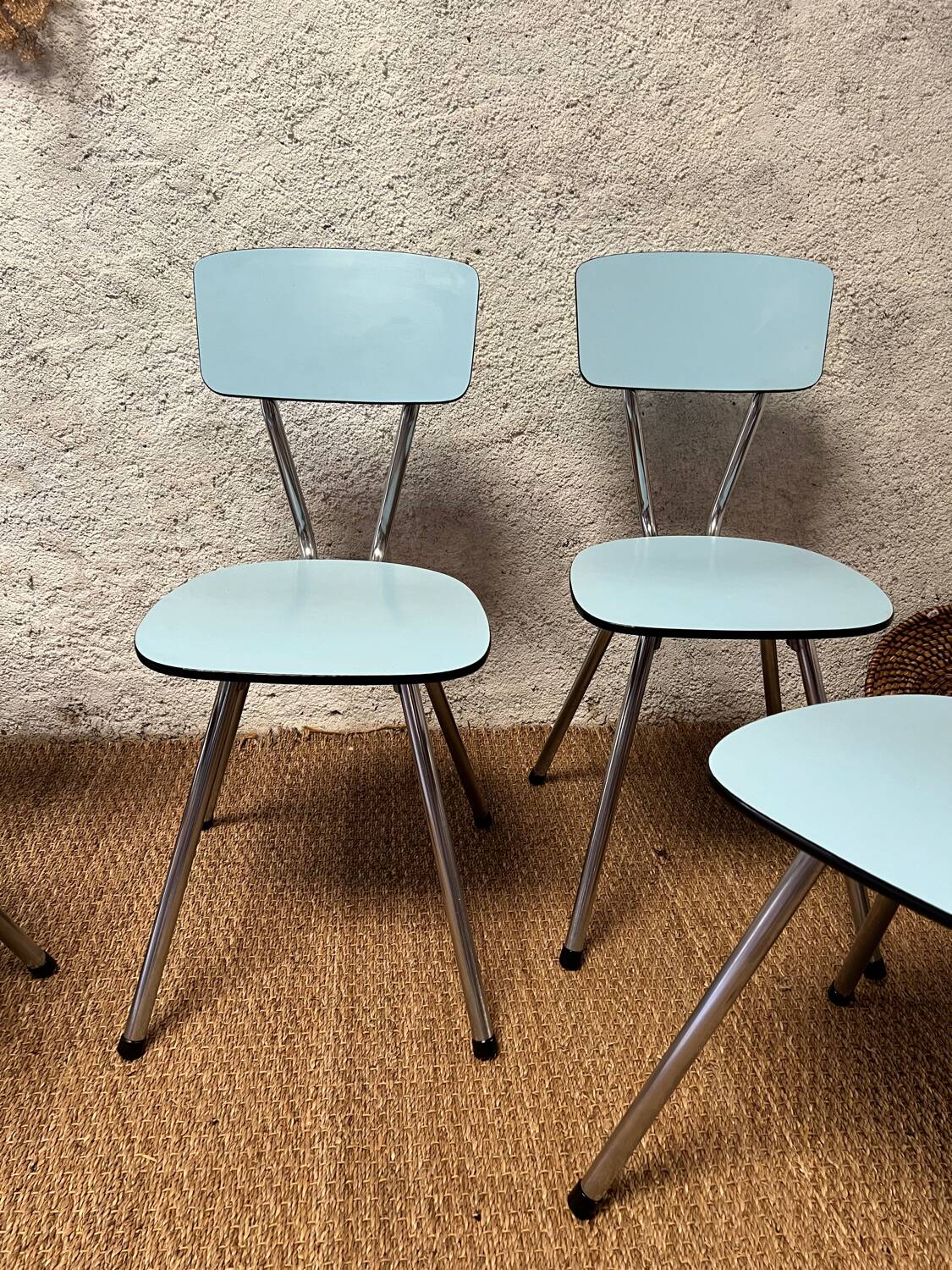 4 chaises en Formica bleu