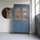 Old showcase