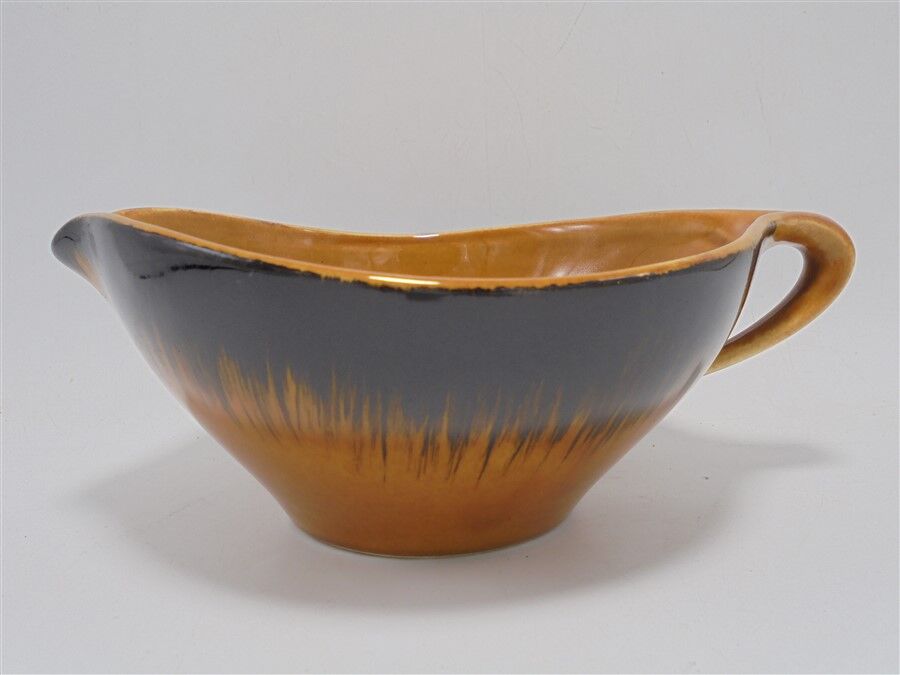 Accolay salad bowl and sauce boat