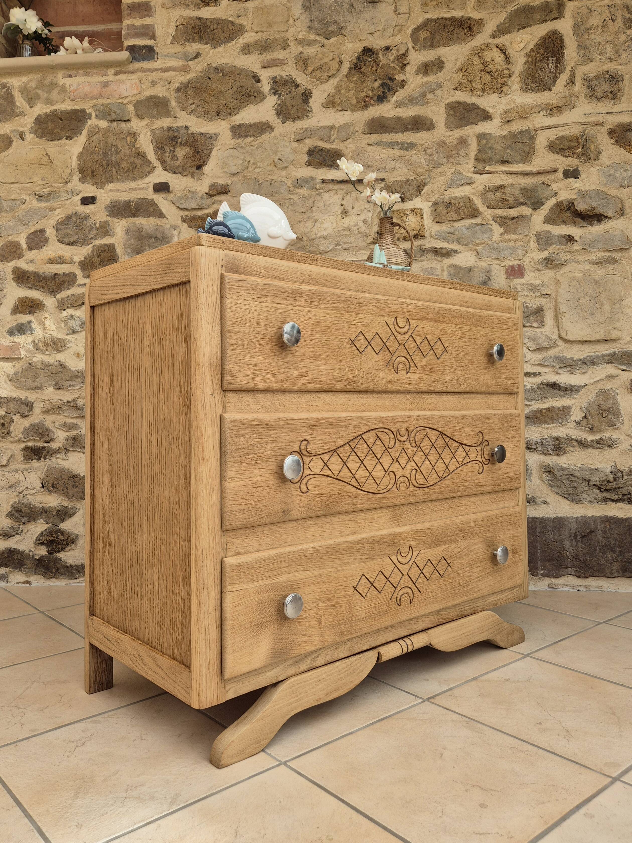 Art Deco chest of drawers