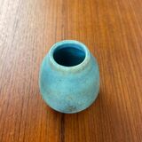 Mid-century German minimalist studio pottery vase by Lu and Gerd Grove, 1964.