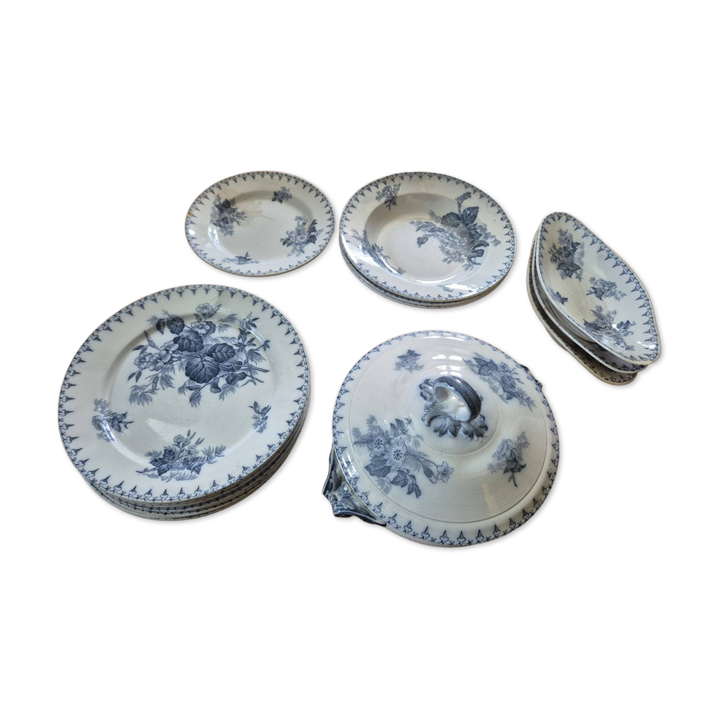 Antique table service Sarreguemines U&C Flore – 17 pieces