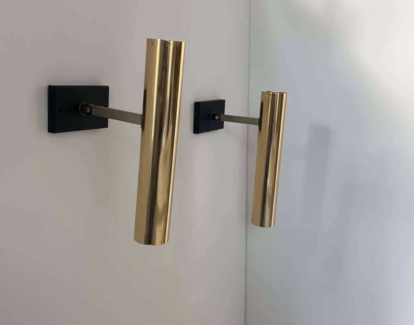 Pair of vintage modernist wall lights, brass, France 1970