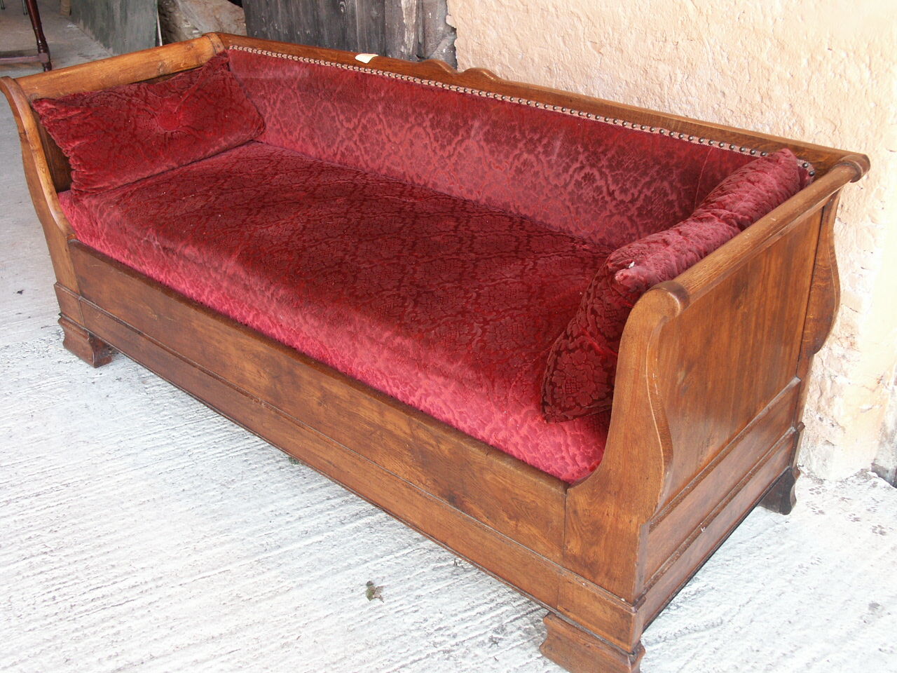 Sofa bed former