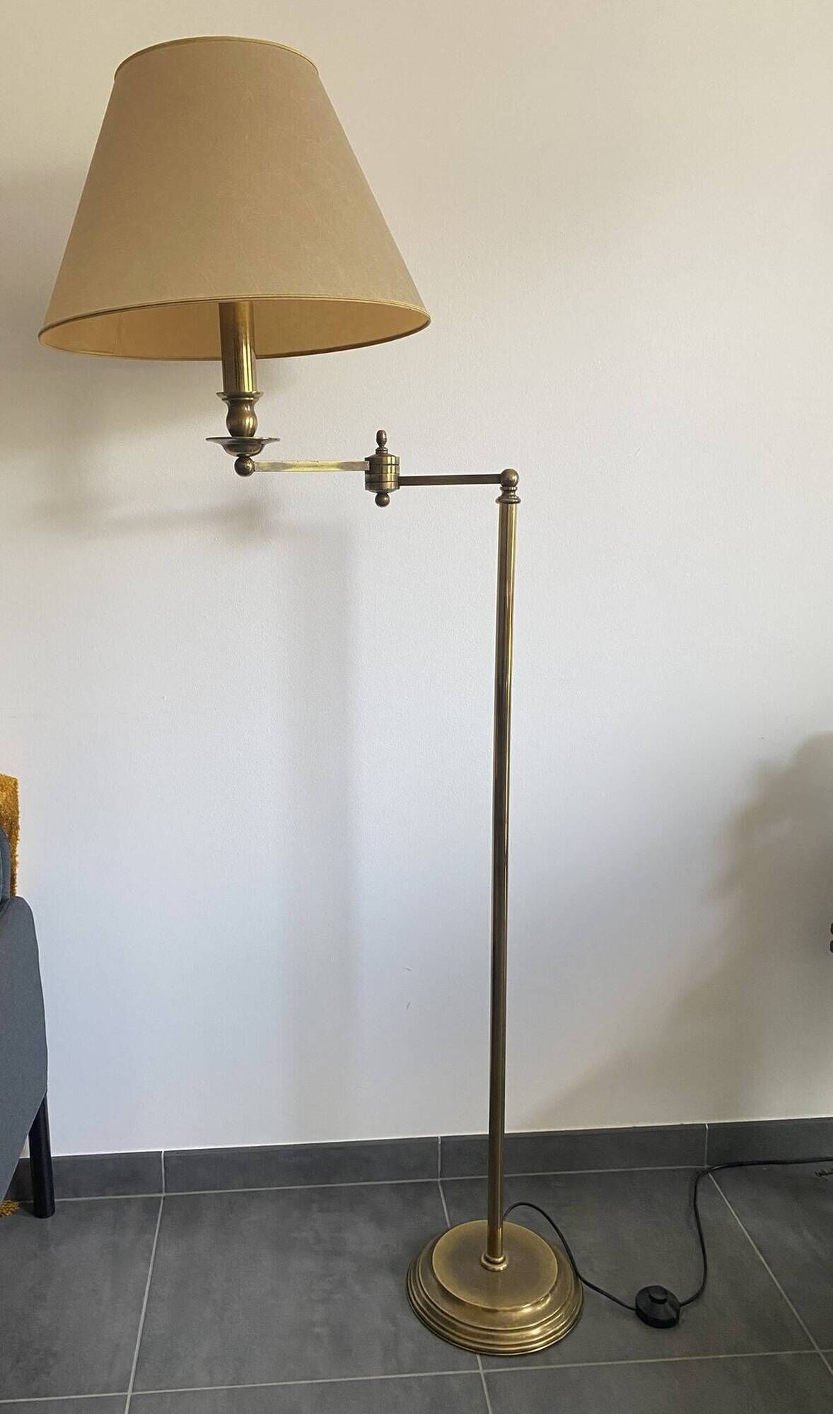 Reading lamp, floor lamp, adjustable arm lamp.