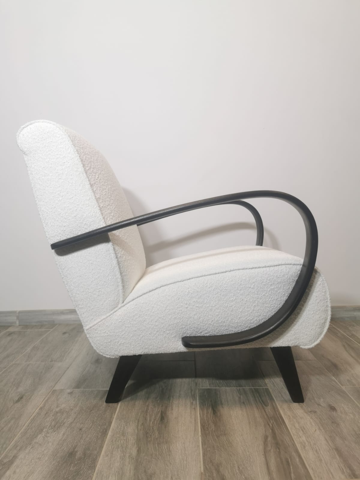Fauteuil blanc par Jindrich Halabala, années 1940