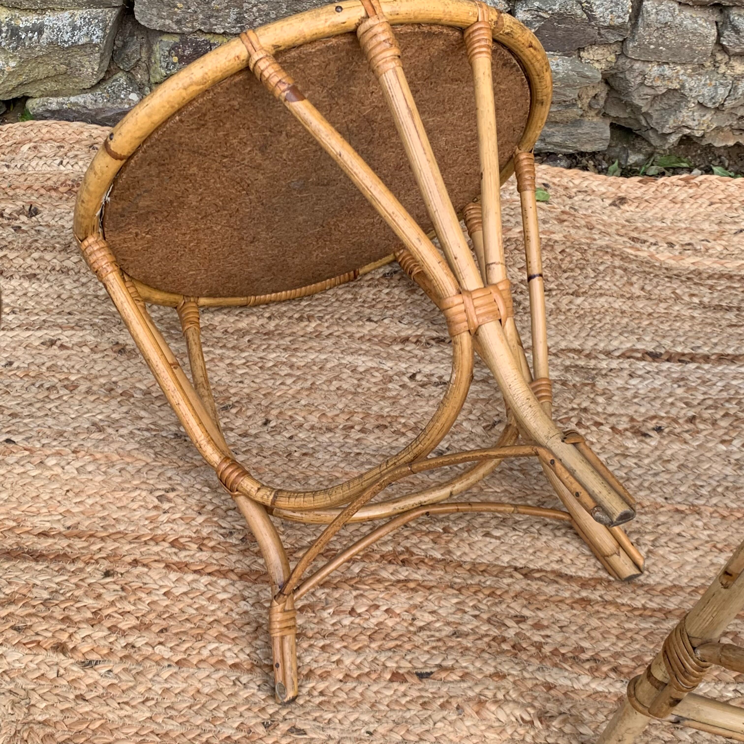 Rattan living room, set of 2 armchairs and a coffee table