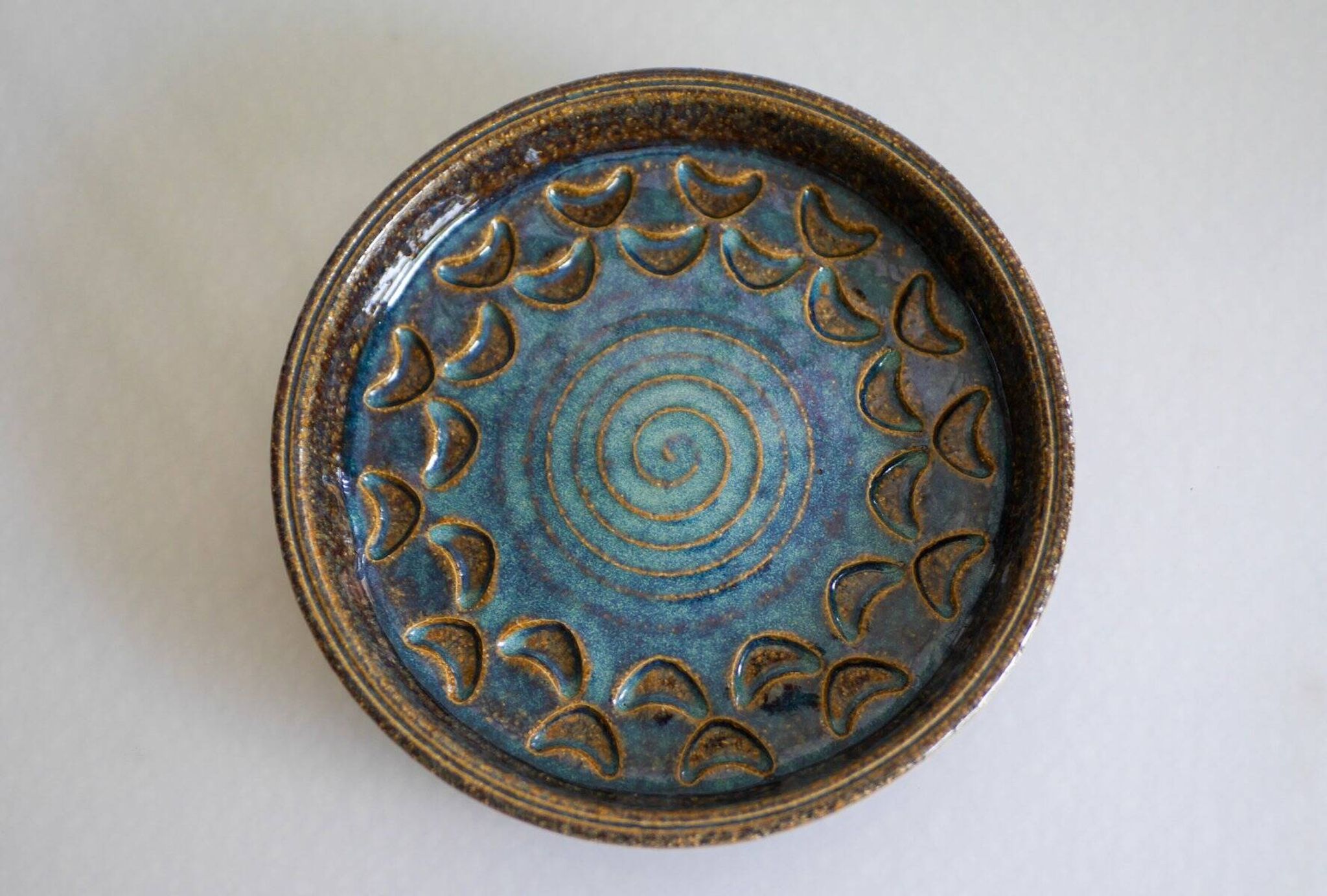Ceramic plate in modernist art by Michael Andersen, Denmark, 1960s.