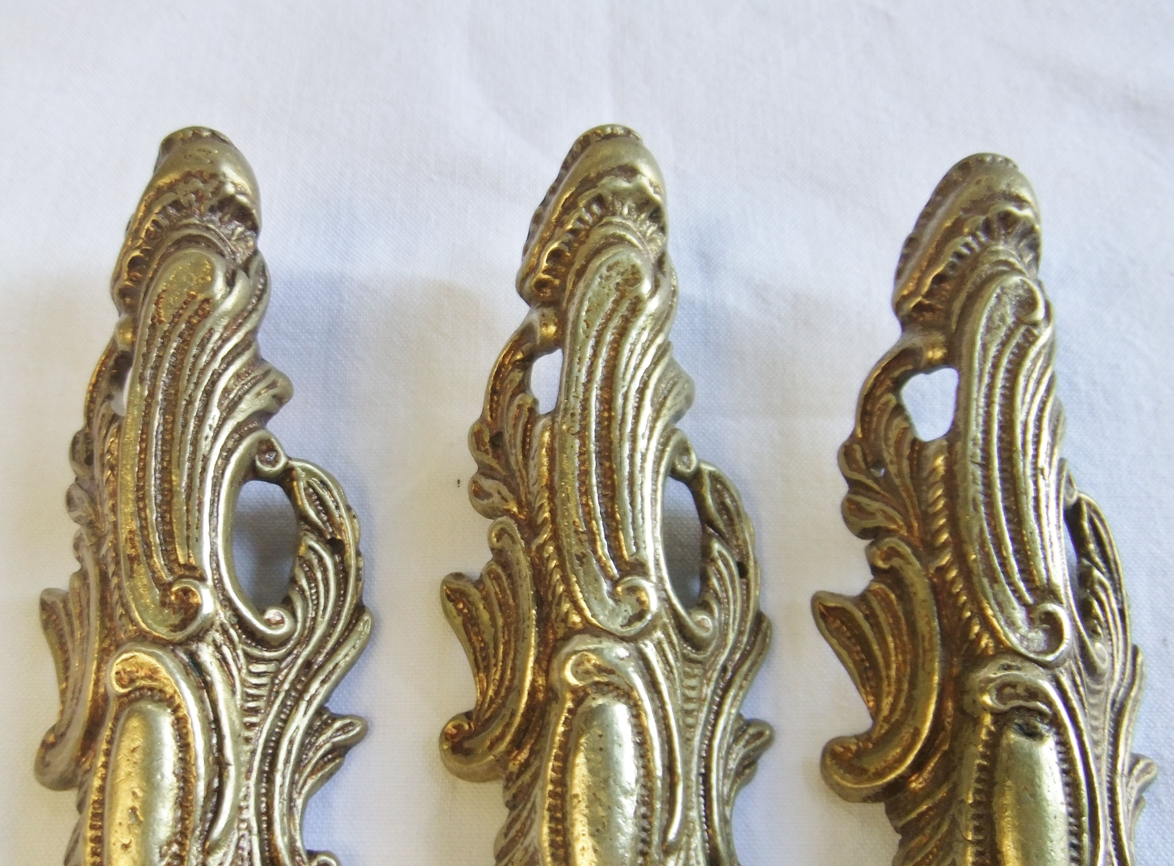 Antique bronze corner furniture ornaments